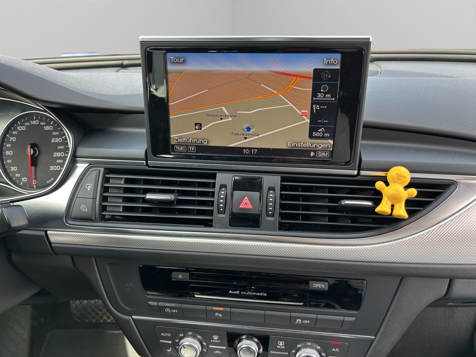AUDI A6 Avant 2.0 TDI ultra multitronic-image-13