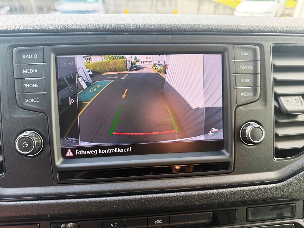 VW Crafter 35 2.0 TDI L3 A-image-8