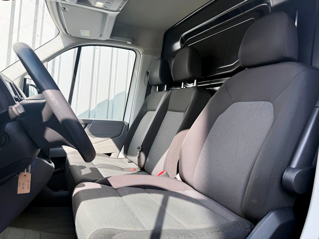 VW Crafter 35 2.0 TDI L3 A-image-9