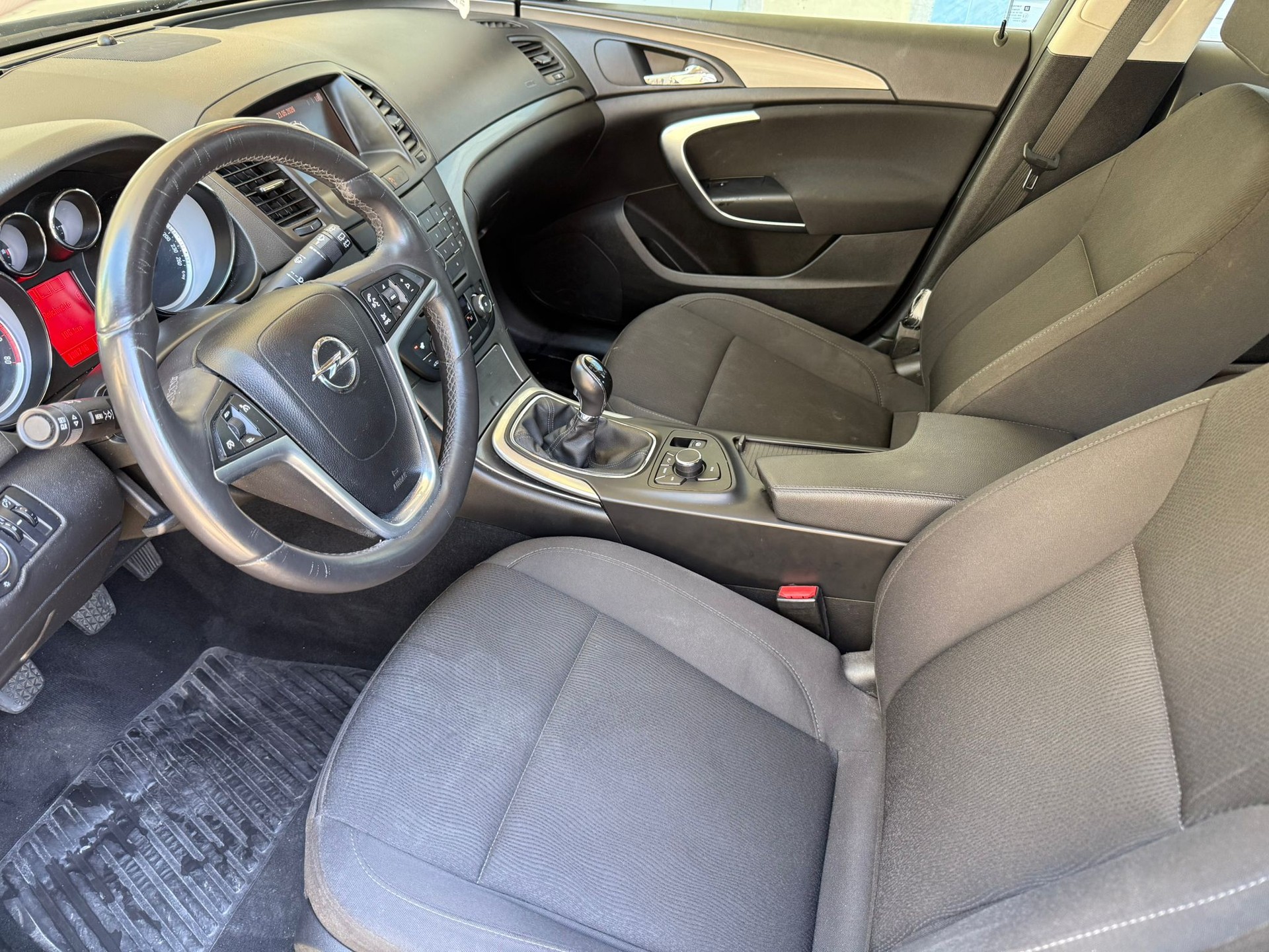 OPEL Insignia 1.8-image-8