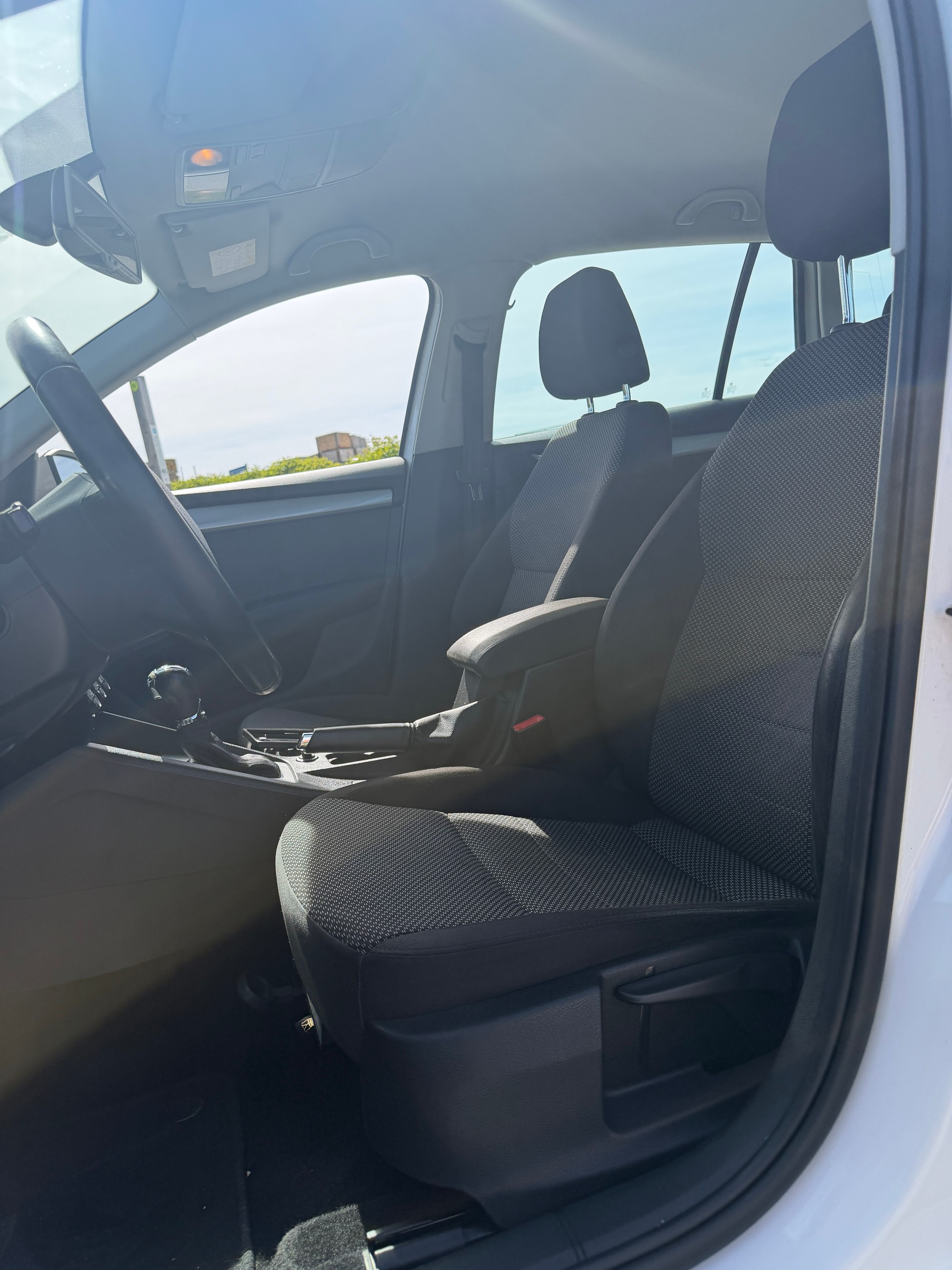 SKODA Octavia Combi 2.0 TDI Ambition 4x4 DSG-image-8