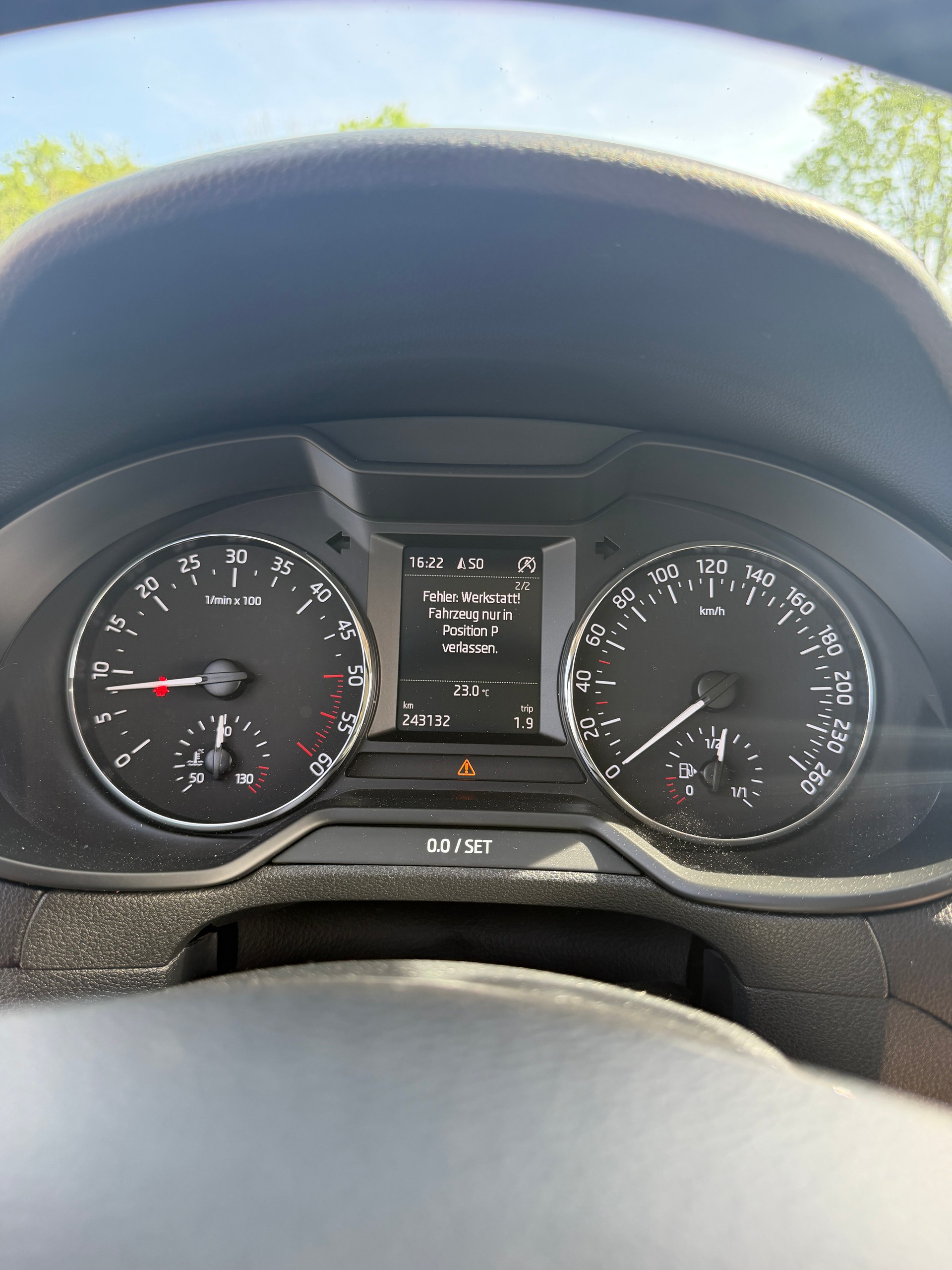 SKODA Octavia Combi 2.0 TDI Ambition 4x4 DSG-image-13