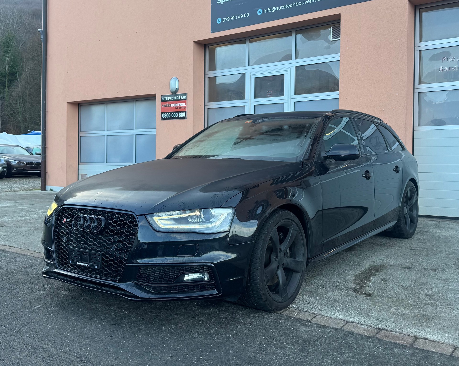 AUDI S4 Avant 3.0 TFSI quattro S-tronic-showroom-element-1