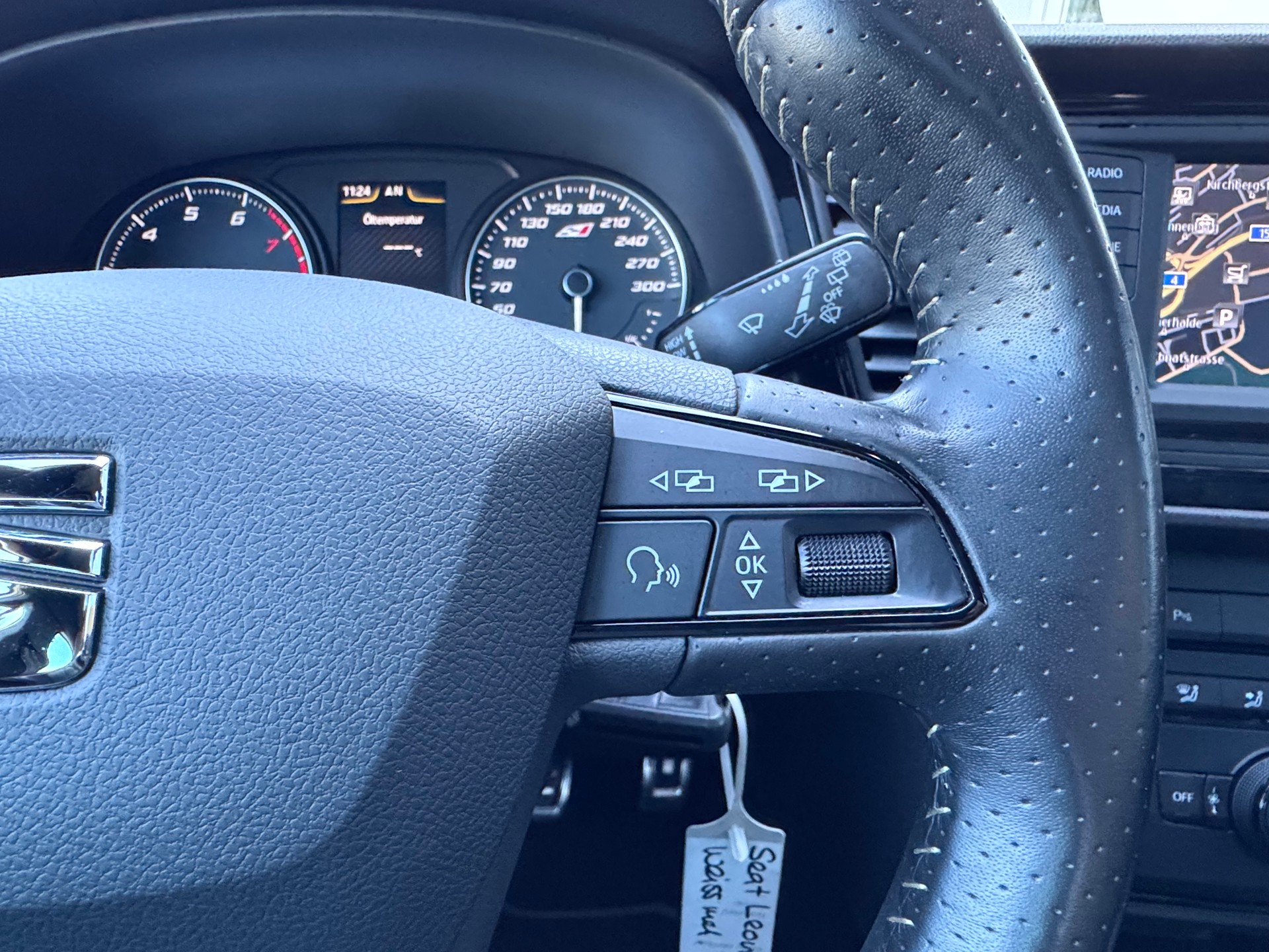 SEAT Leon 2.0 TSI Cupra 280+19"Alu+Panorama-Schiebedach+Ledersitze+Navi+Soundsystem+ACC+Spurhalte-/Fernlichtassistent+Parksensoren+-image-15