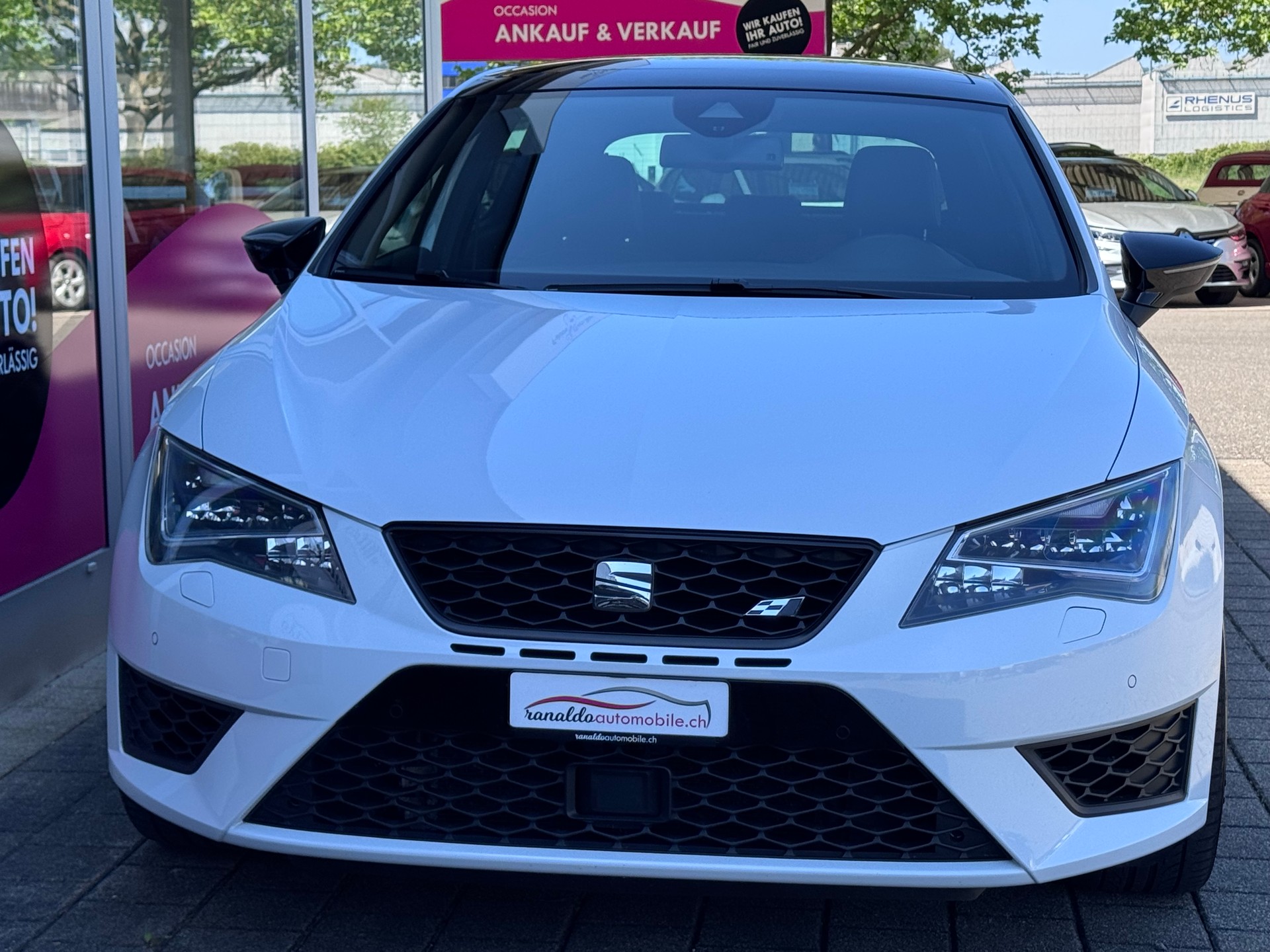 SEAT Leon 2.0 TSI Cupra 280+19"Alu+Panorama-Schiebedach+Ledersitze+Navi+Soundsystem+ACC+Spurhalte-/Fernlichtassistent+Parksensoren+-image-3