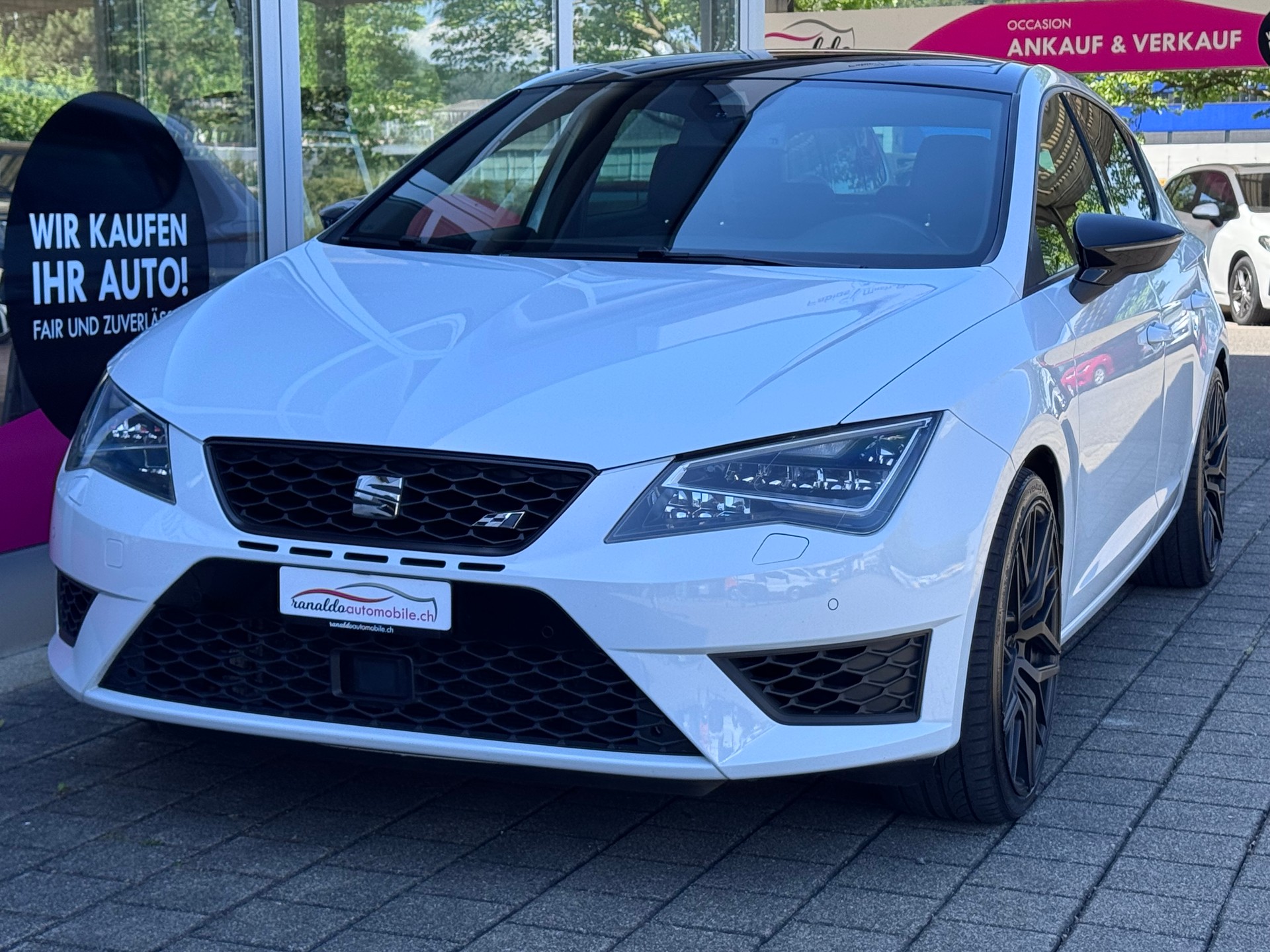 SEAT Leon 2.0 TSI Cupra 280+19"Alu+Panorama-Schiebedach+Ledersitze+Navi+Soundsystem+ACC+Spurhalte-/Fernlichtassistent+Parksensoren+-image-0