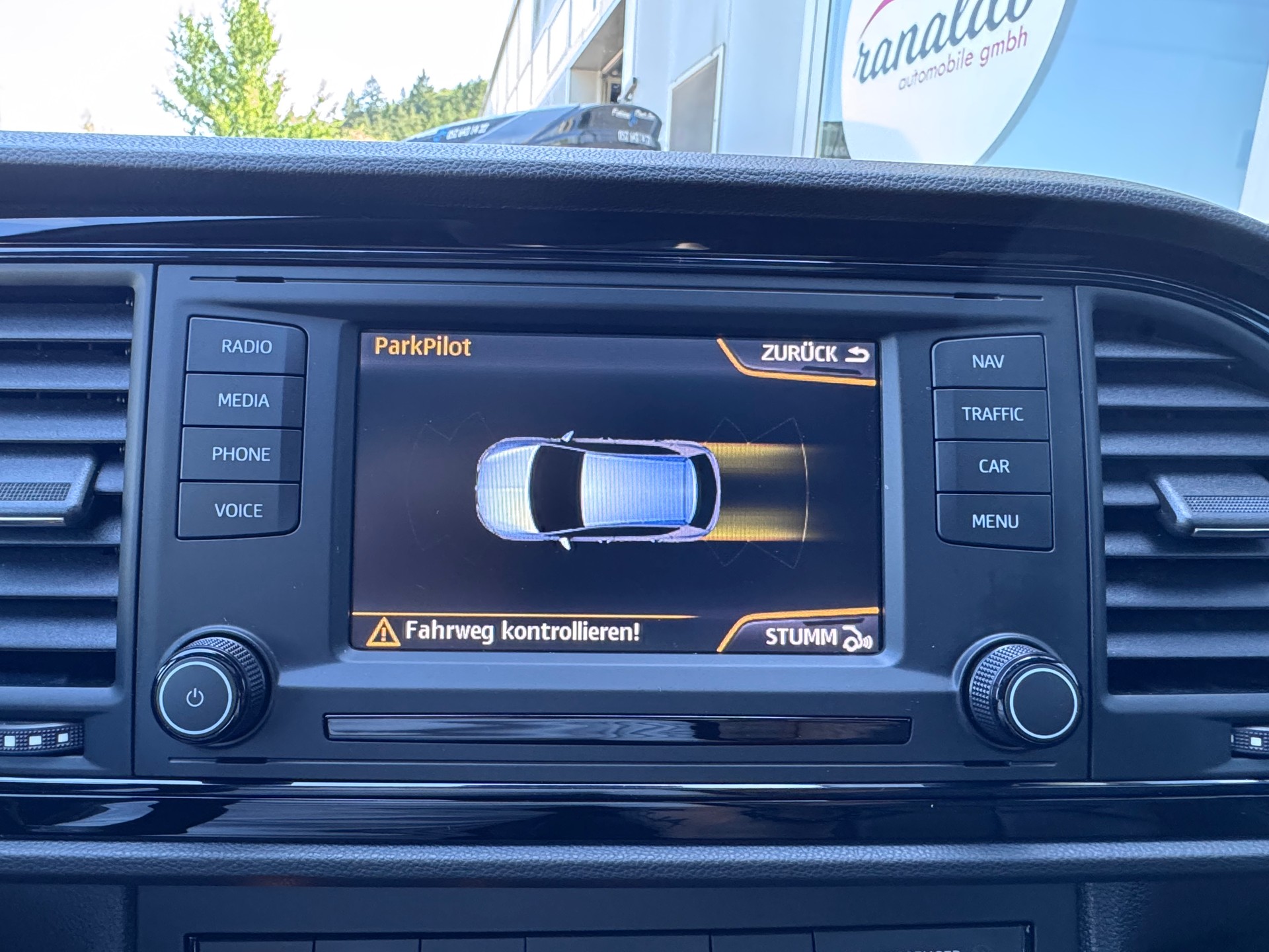 SEAT Leon 2.0 TSI Cupra 280+19"Alu+Panorama-Schiebedach+Ledersitze+Navi+Soundsystem+ACC+Spurhalte-/Fernlichtassistent+Parksensoren+-image-23