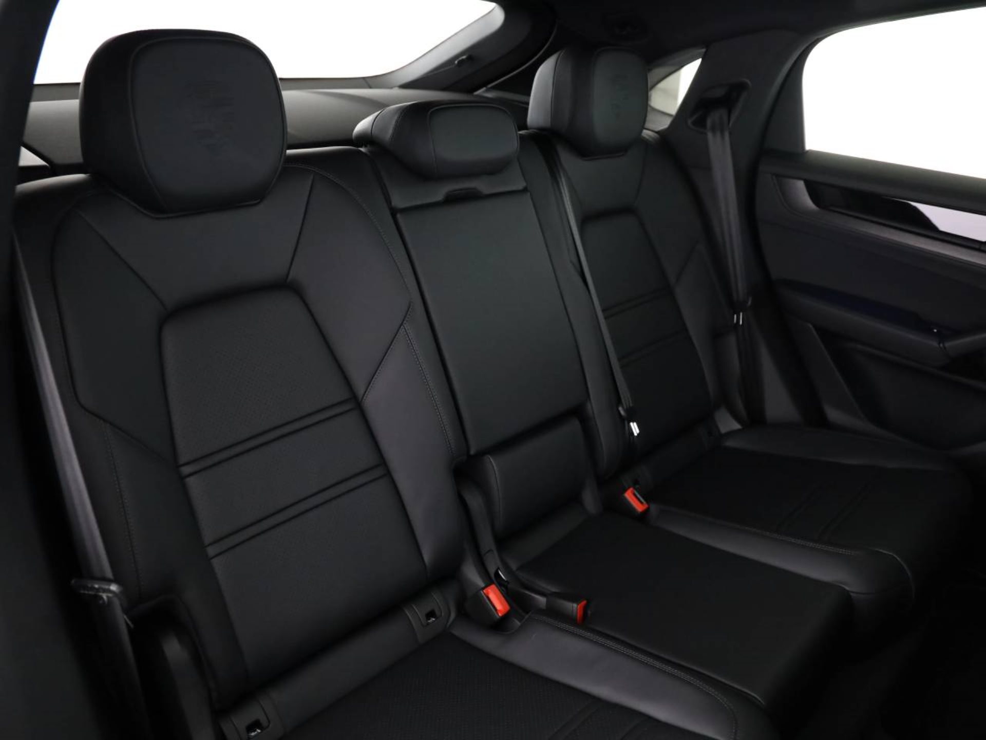PORSCHE Cayenne E-Hybrid Coupé Black Edition-image-19