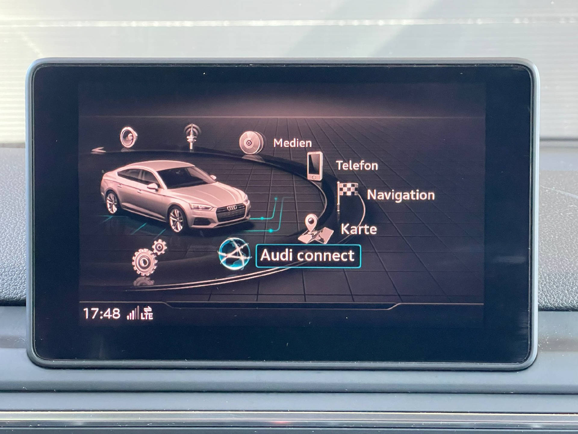 AUDI A5 Sportback 2.0 40 TDI S-Tronic-image-11