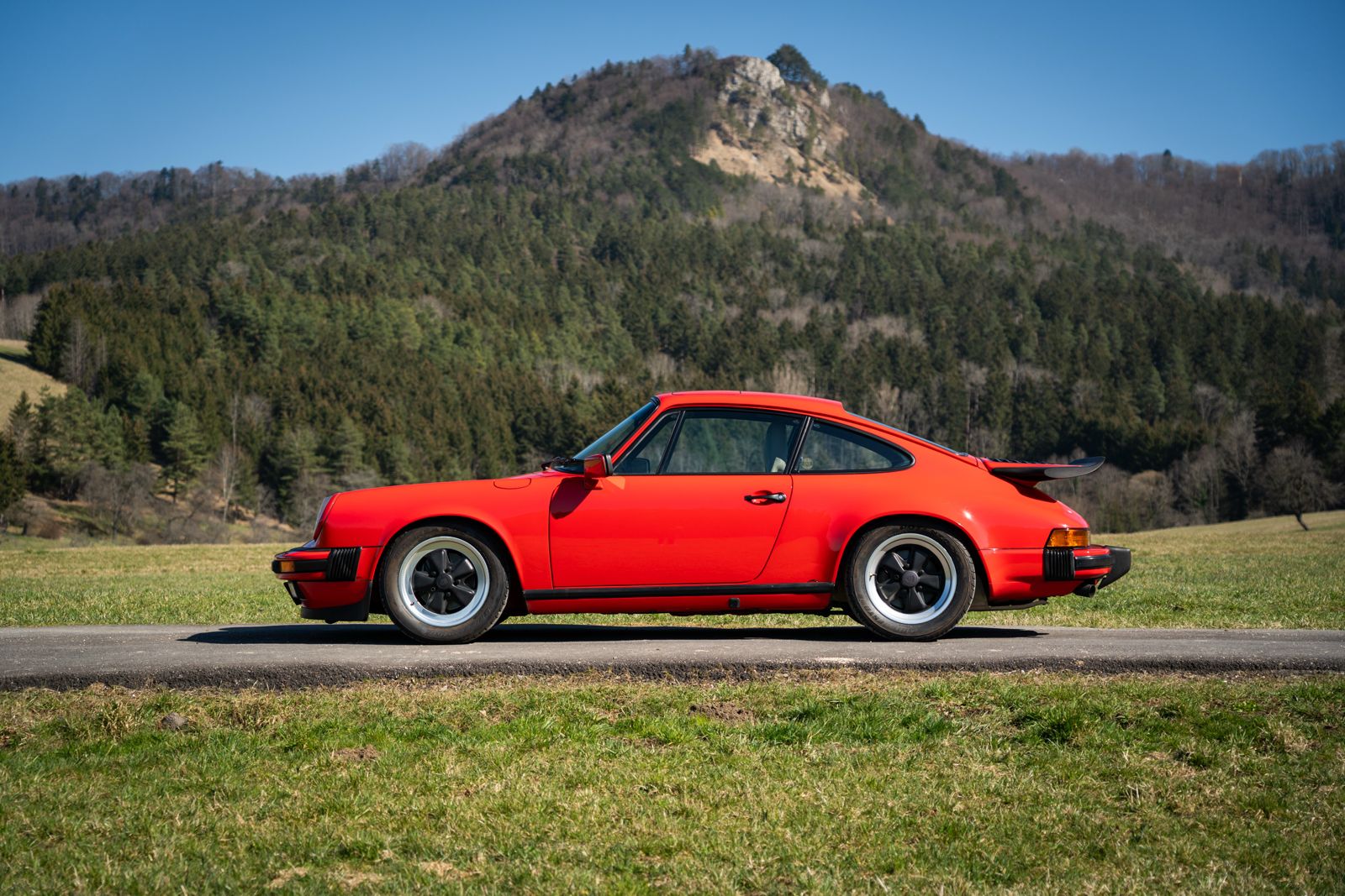 PORSCHE 3.2 Carrera-image-1