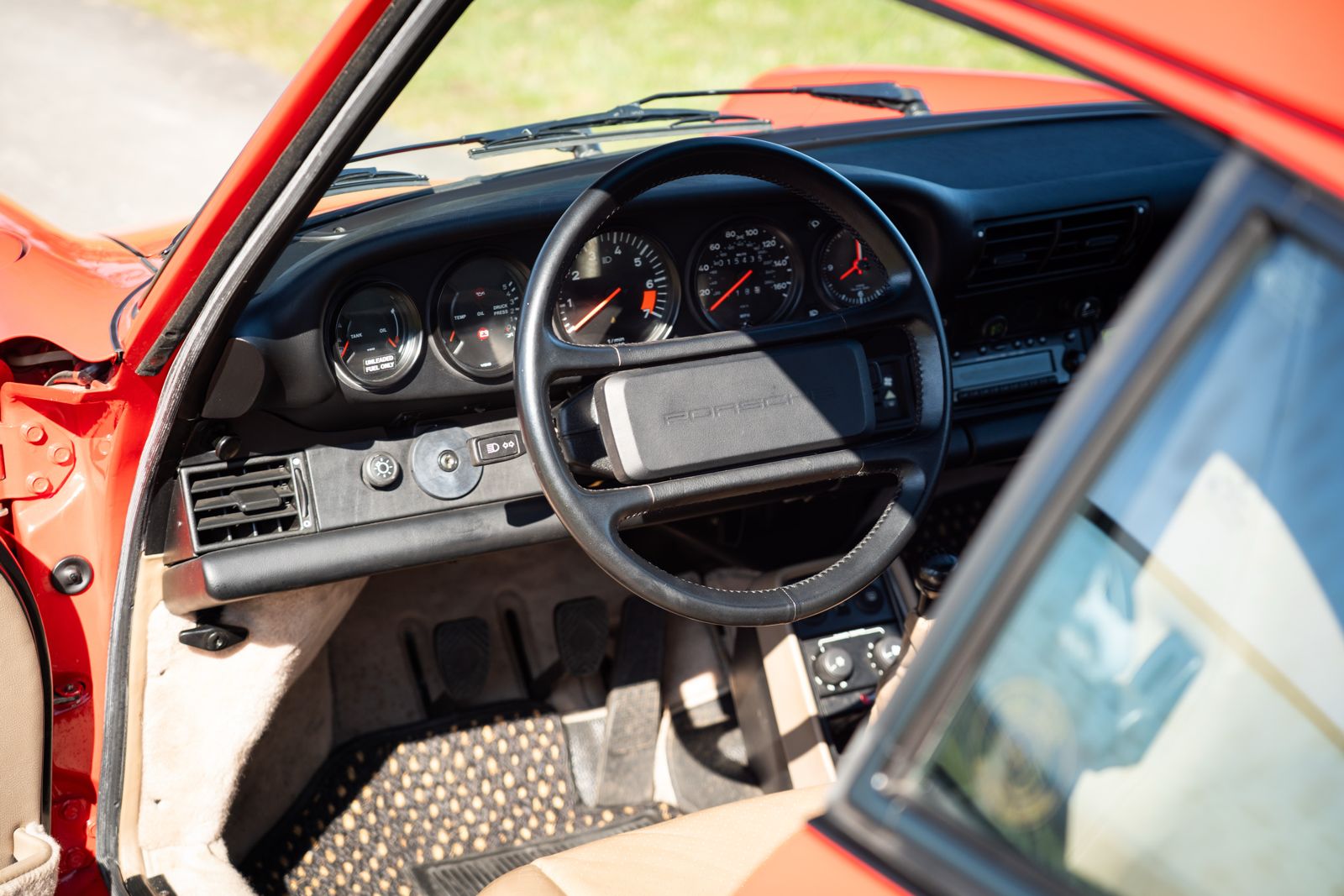 PORSCHE 3.2 Carrera-image-4