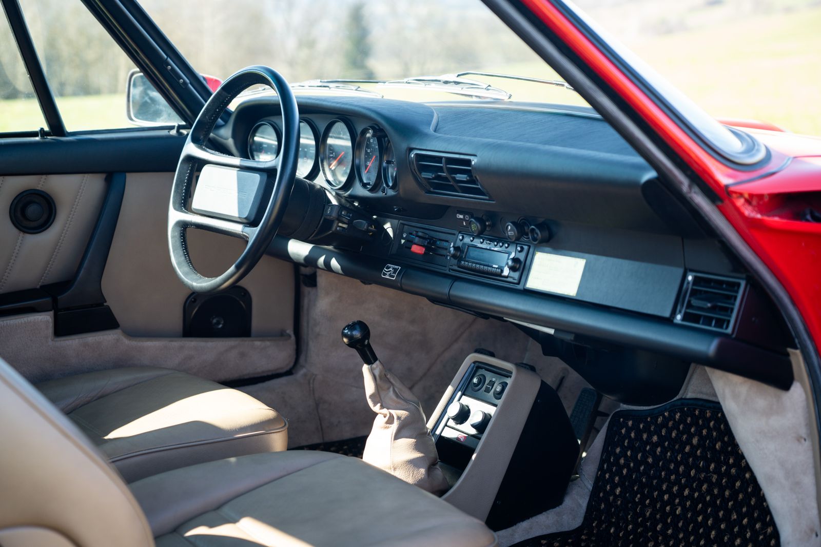 PORSCHE 3.2 Carrera-image-5