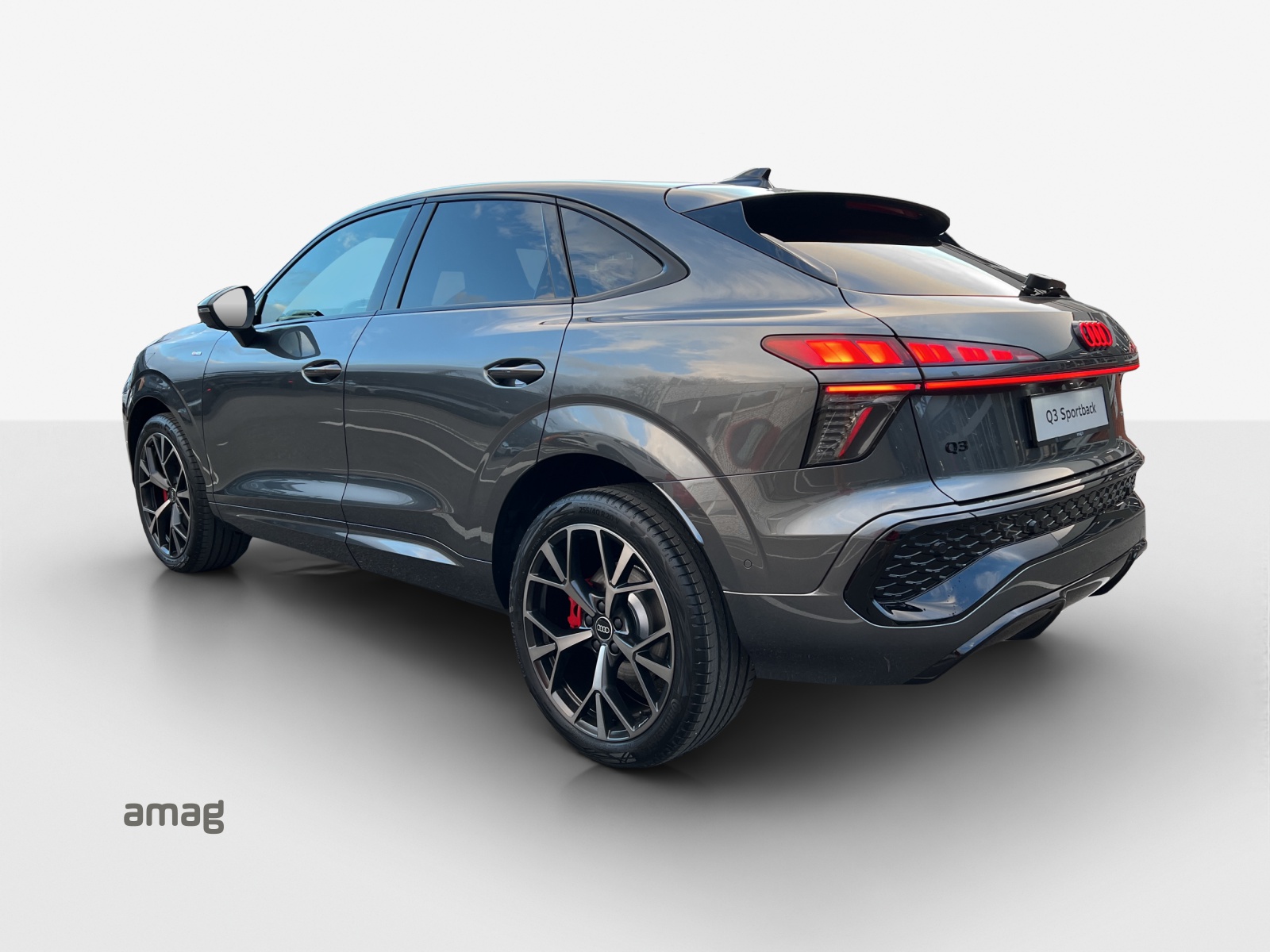 AUDI Q3 SUV TFSI quattro 195 kW S tronic-image-2