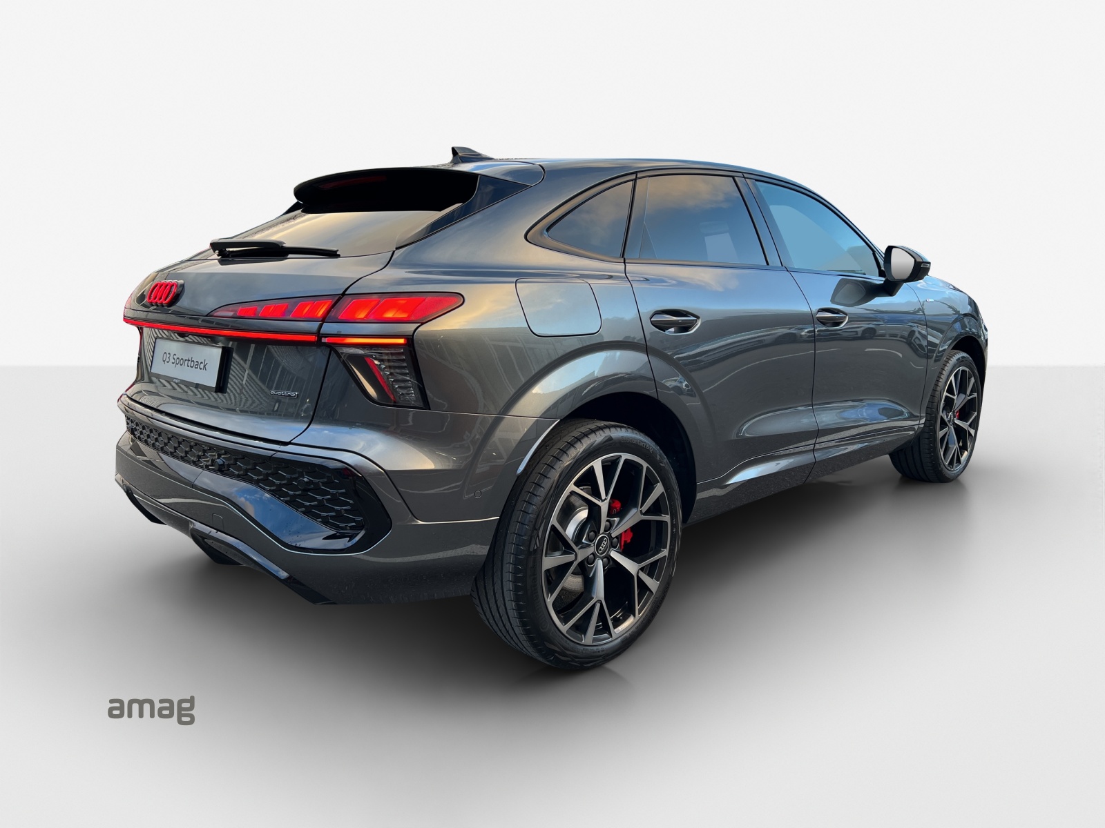 AUDI Q3 SUV TFSI quattro 195 kW S tronic-image-4