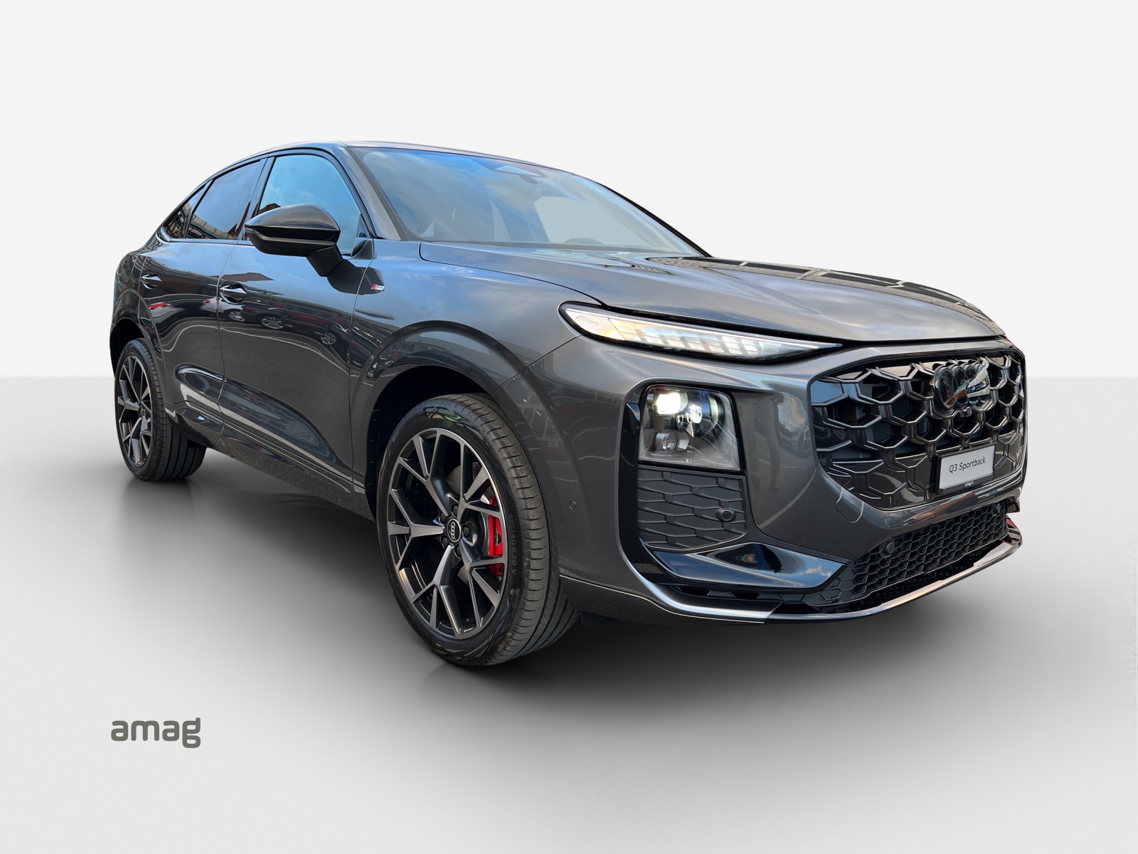 AUDI Q3 SUV TFSI quattro 195 kW S tronic-image-5