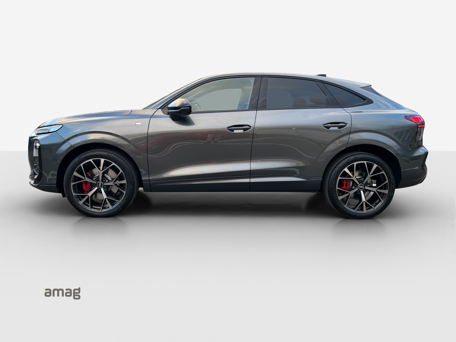 AUDI Q3 SUV TFSI quattro 195 kW S tronic-image-1