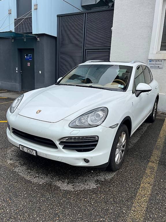 PORSCHE 4.2 V8 TDI S TipT-image-0