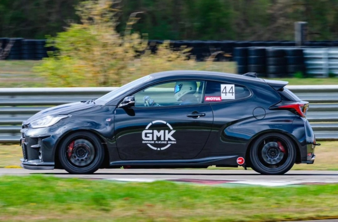 TOYOTA GR Yaris 1.6 Turbo Sport 4x4-showroom-element-1