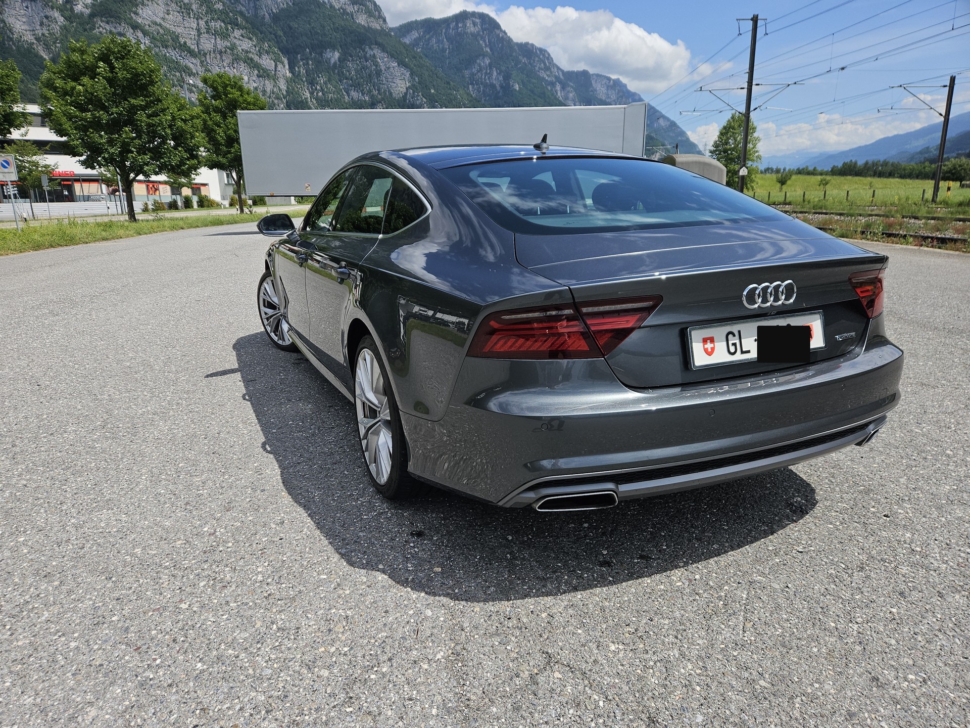 AUDI 3.0 V6 TDI quattro S-Tronic-image-2