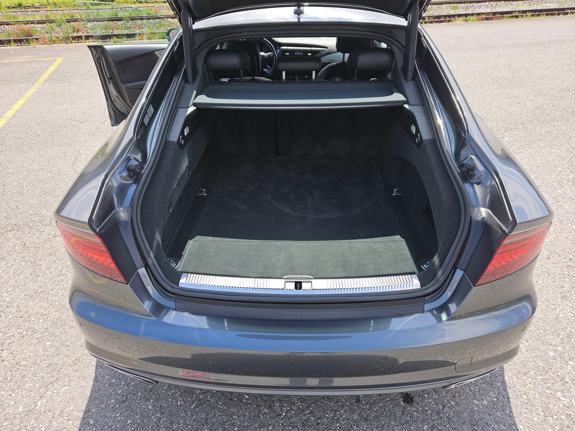AUDI 3.0 V6 TDI quattro S-Tronic-image-5