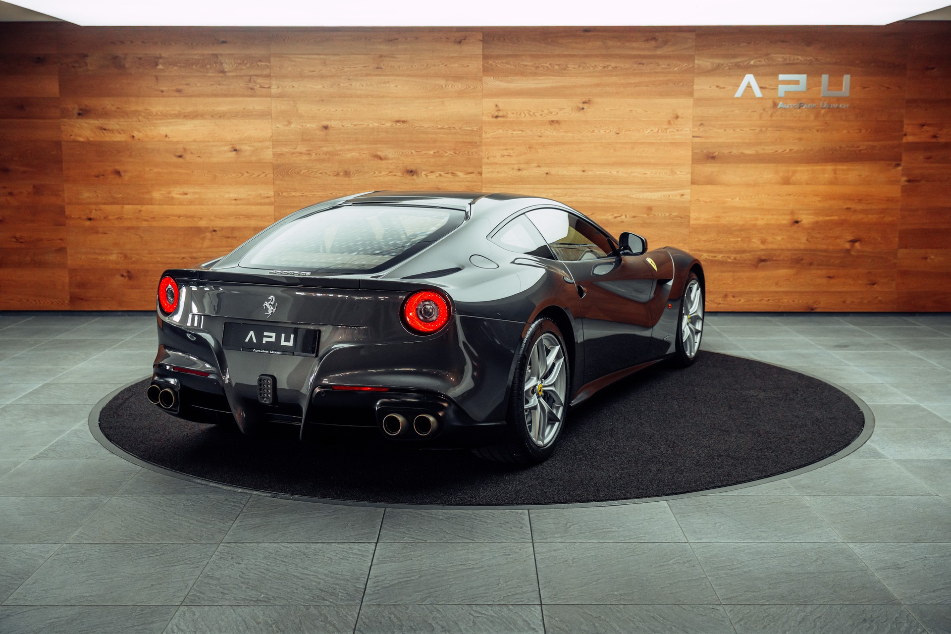 FERRARI F12 Berlinetta Canna di Fucile-image-1