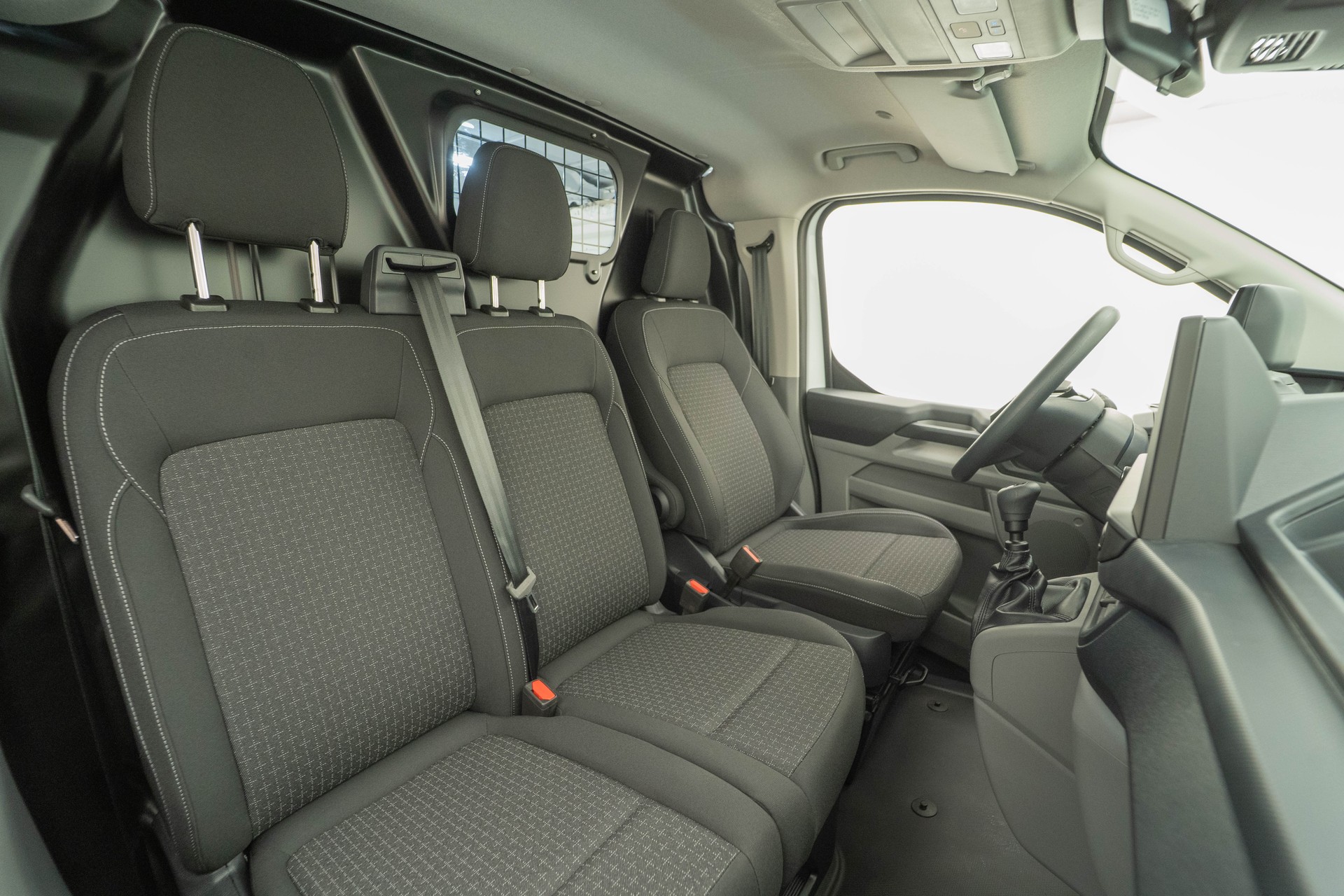 FORD Transit C Van 320 L1 2.0 EcoBlue 136 Trend-image-7