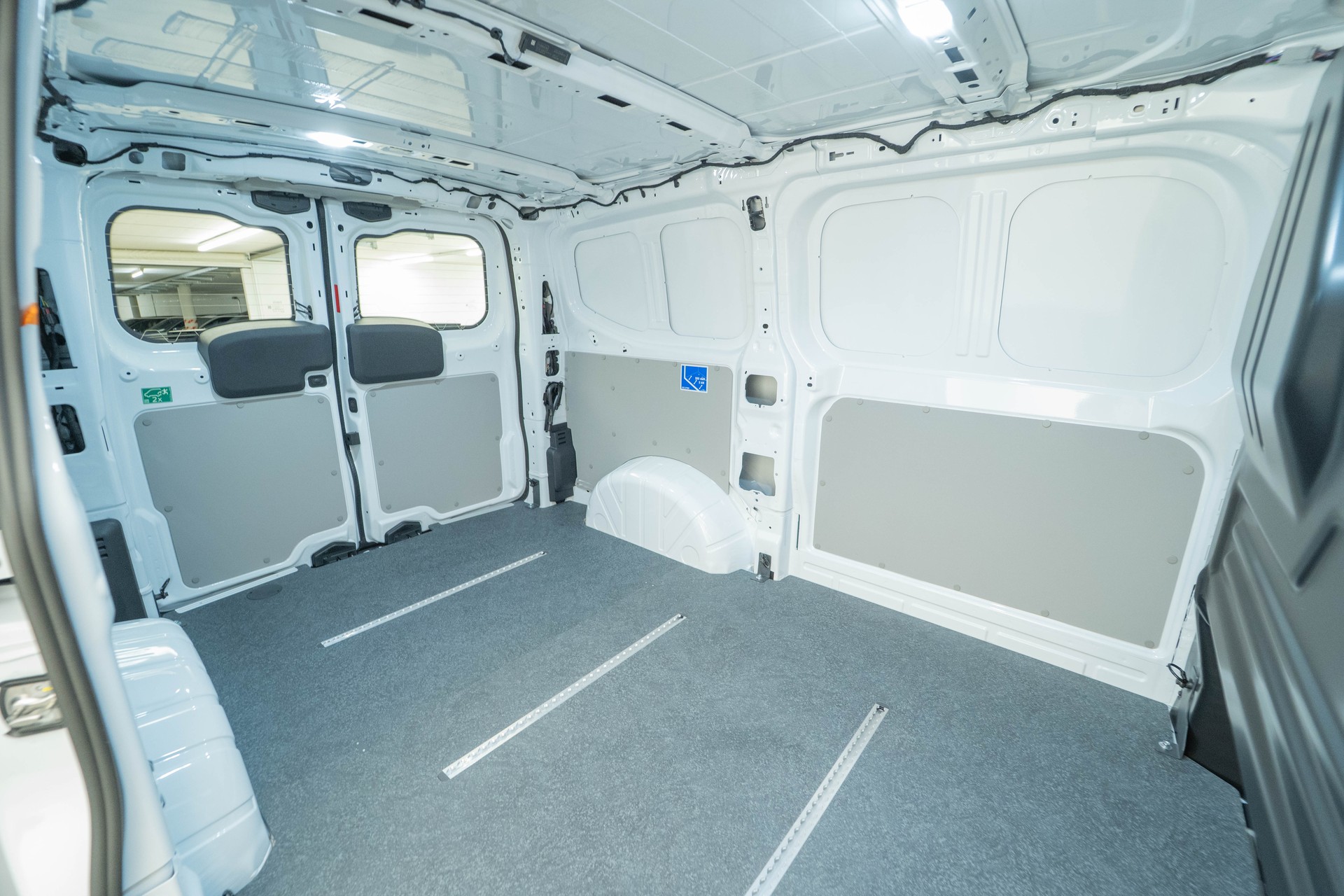 FORD Transit C Van 320 L1 2.0 EcoBlue 136 Trend-image-5