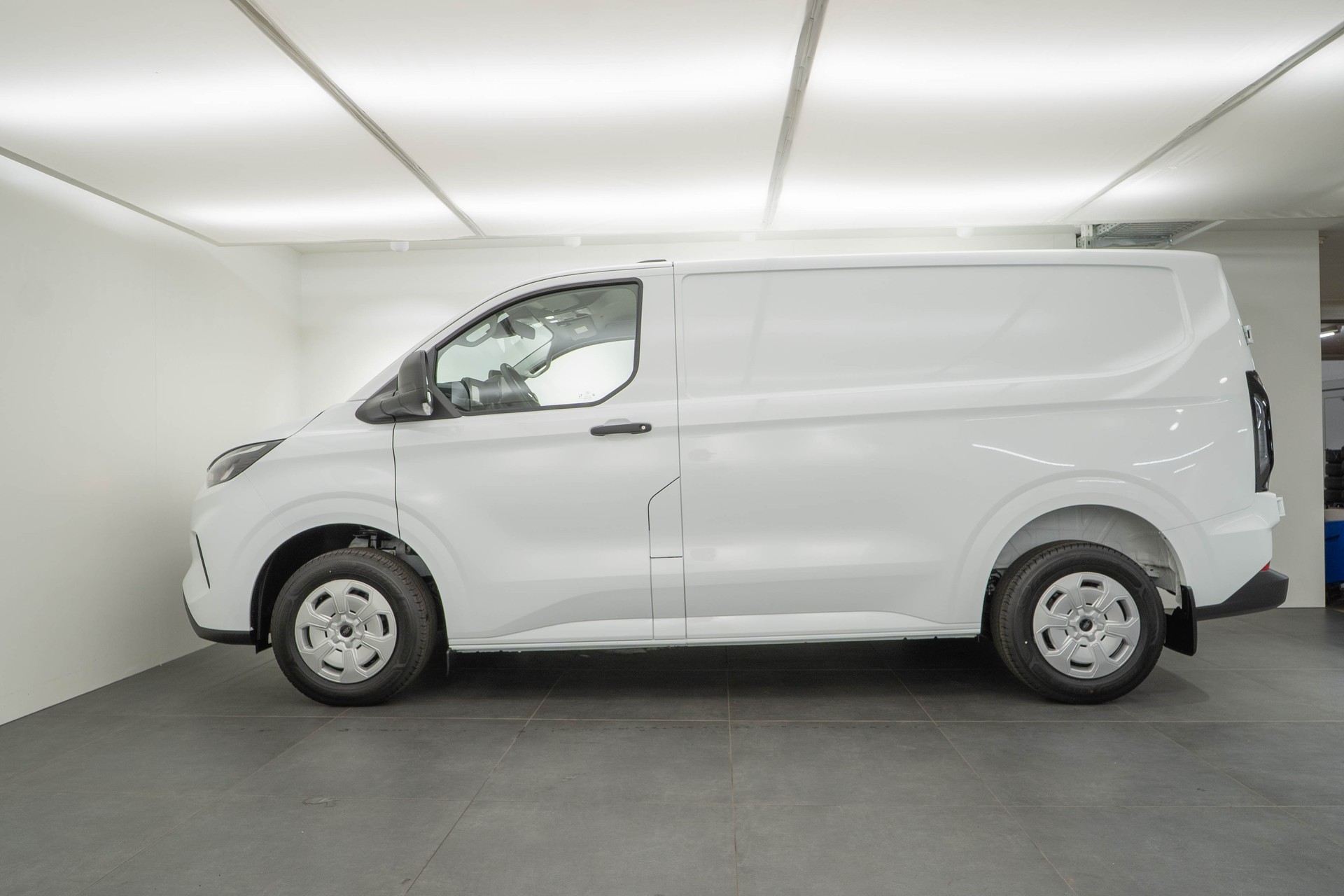 FORD Transit C Van 320 L1 2.0 EcoBlue 136 Trend-image-2