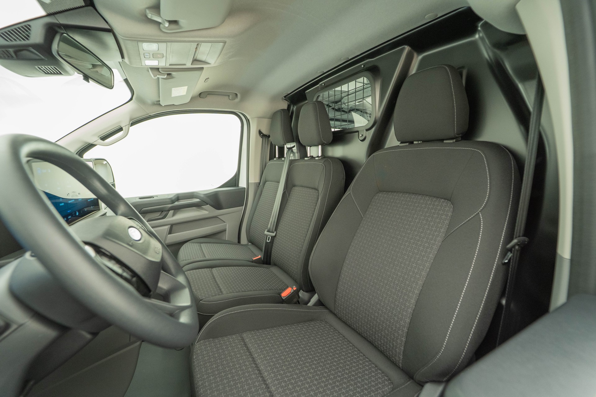 FORD Transit C Van 320 L1 2.0 EcoBlue 136 Trend-image-9