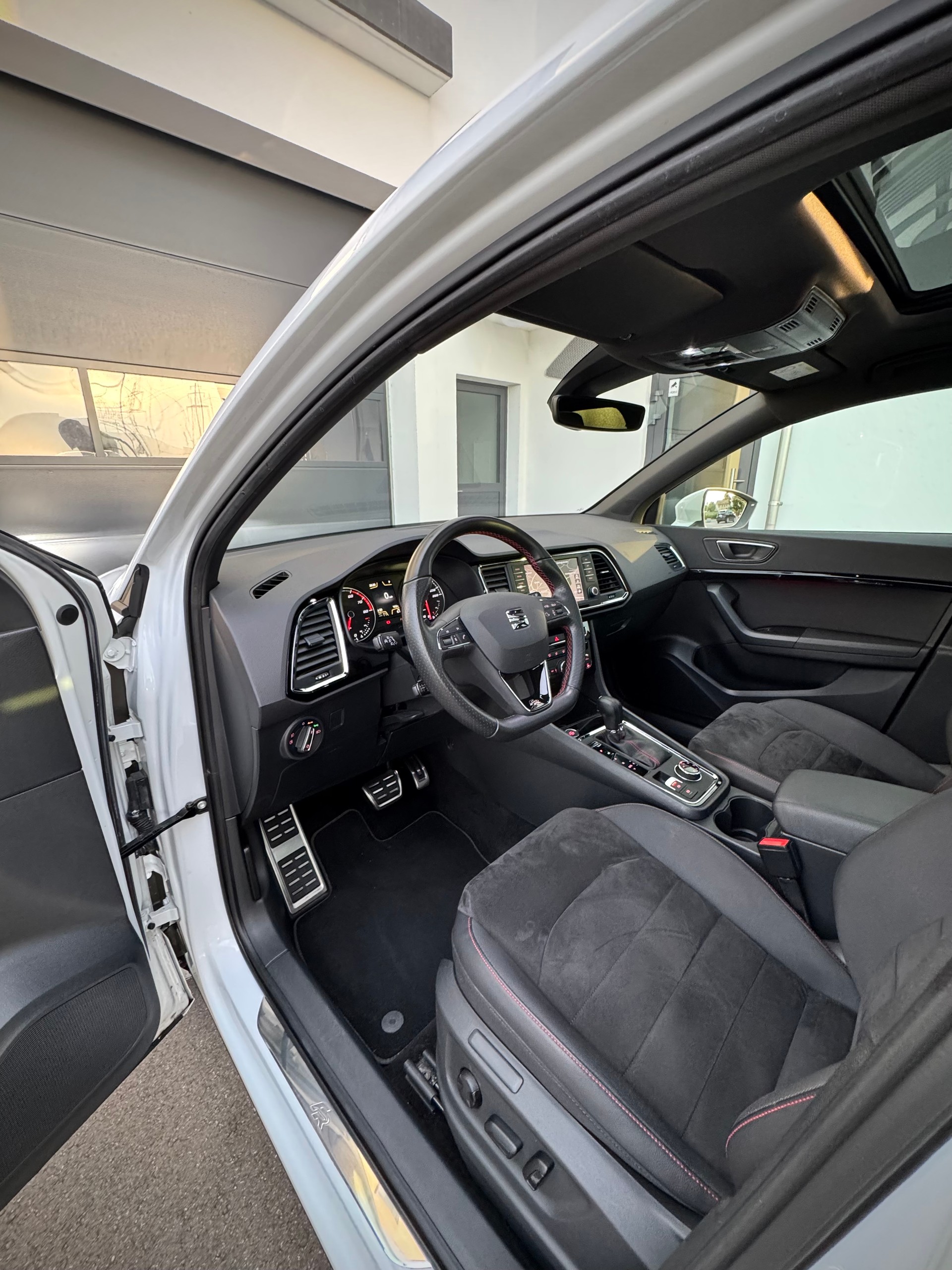 SEAT Ateca 2.0 TSI FR 4Drive DSG-image-8