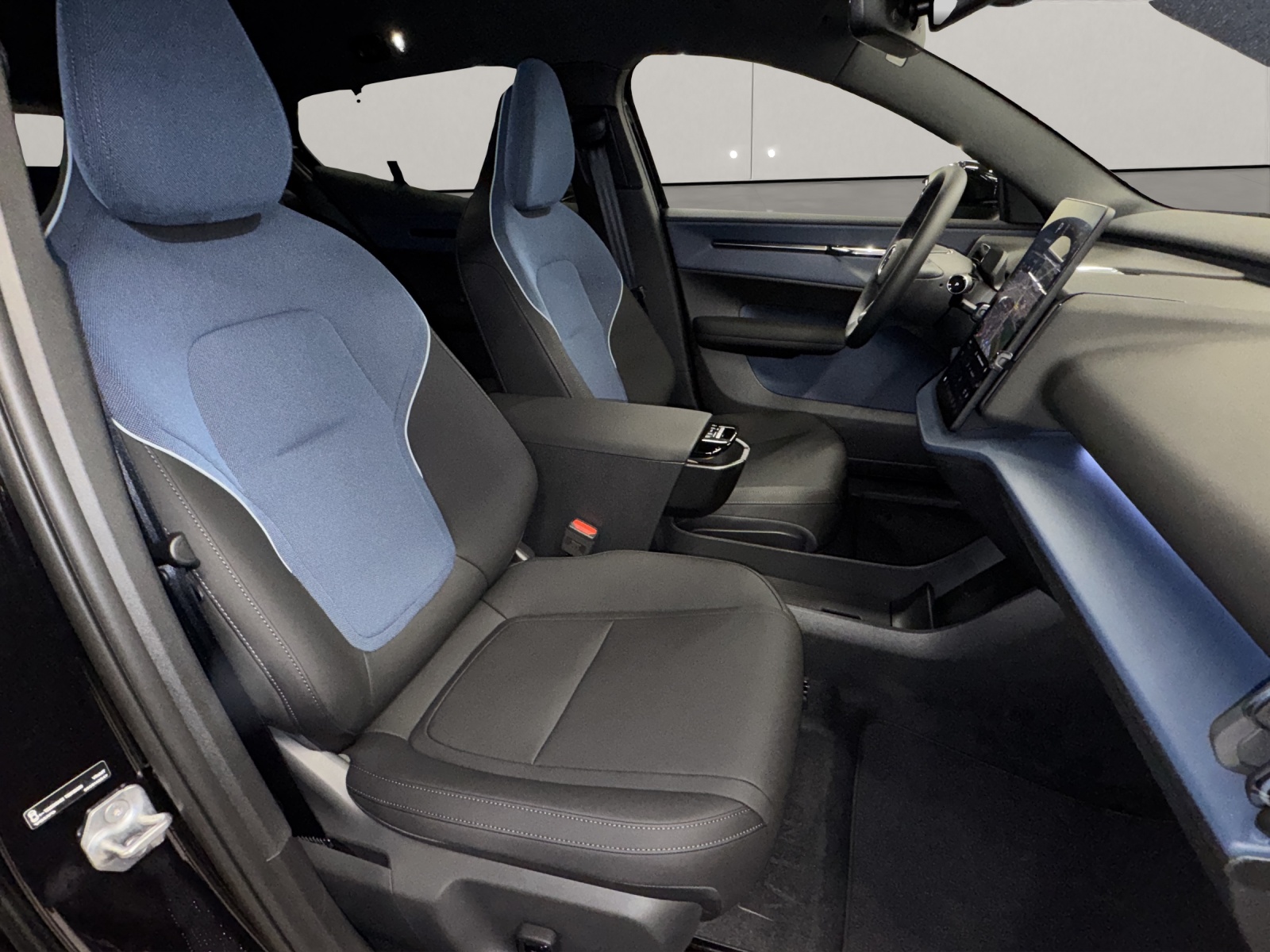 VOLVO EX30 E60 Plus-image-11