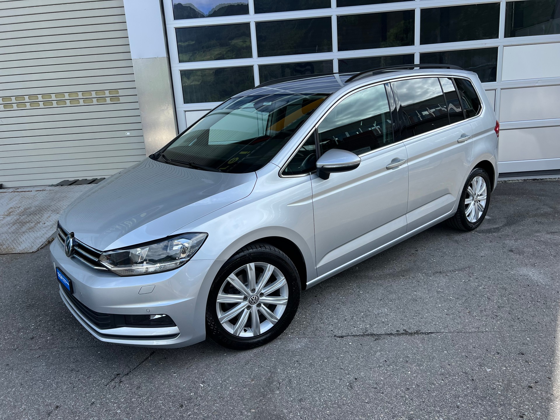 VW Touran 1.4 TSI Comfortline ** 7 Sitzer * Navigation * Rückfarhtkamera * 8 fach * frisch ab MFK * 1 Jahr Garantie möglich ***-image-1