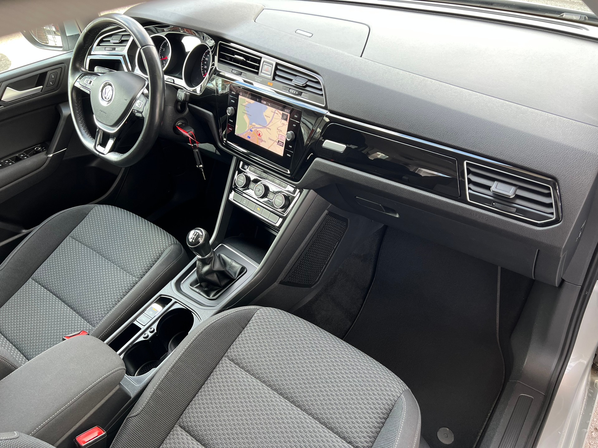 VW Touran 1.4 TSI Comfortline ** 7 Sitzer * Navigation * Rückfarhtkamera * 8 fach * frisch ab MFK * 1 Jahr Garantie möglich ***-image-14