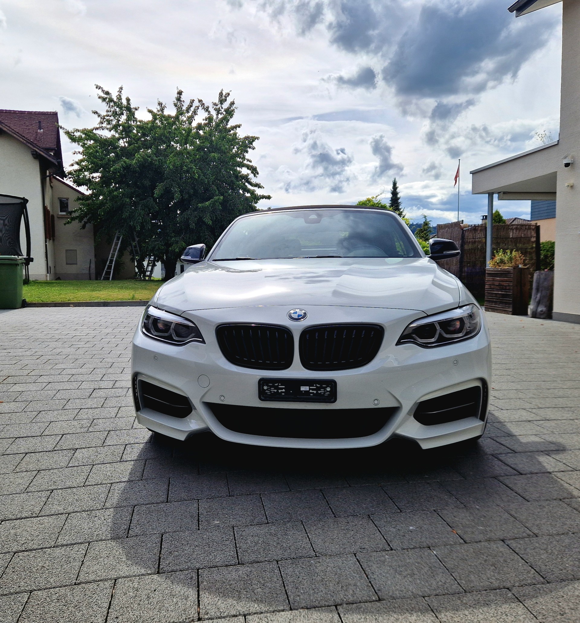 BMW M240i xDrive SAG-image-2