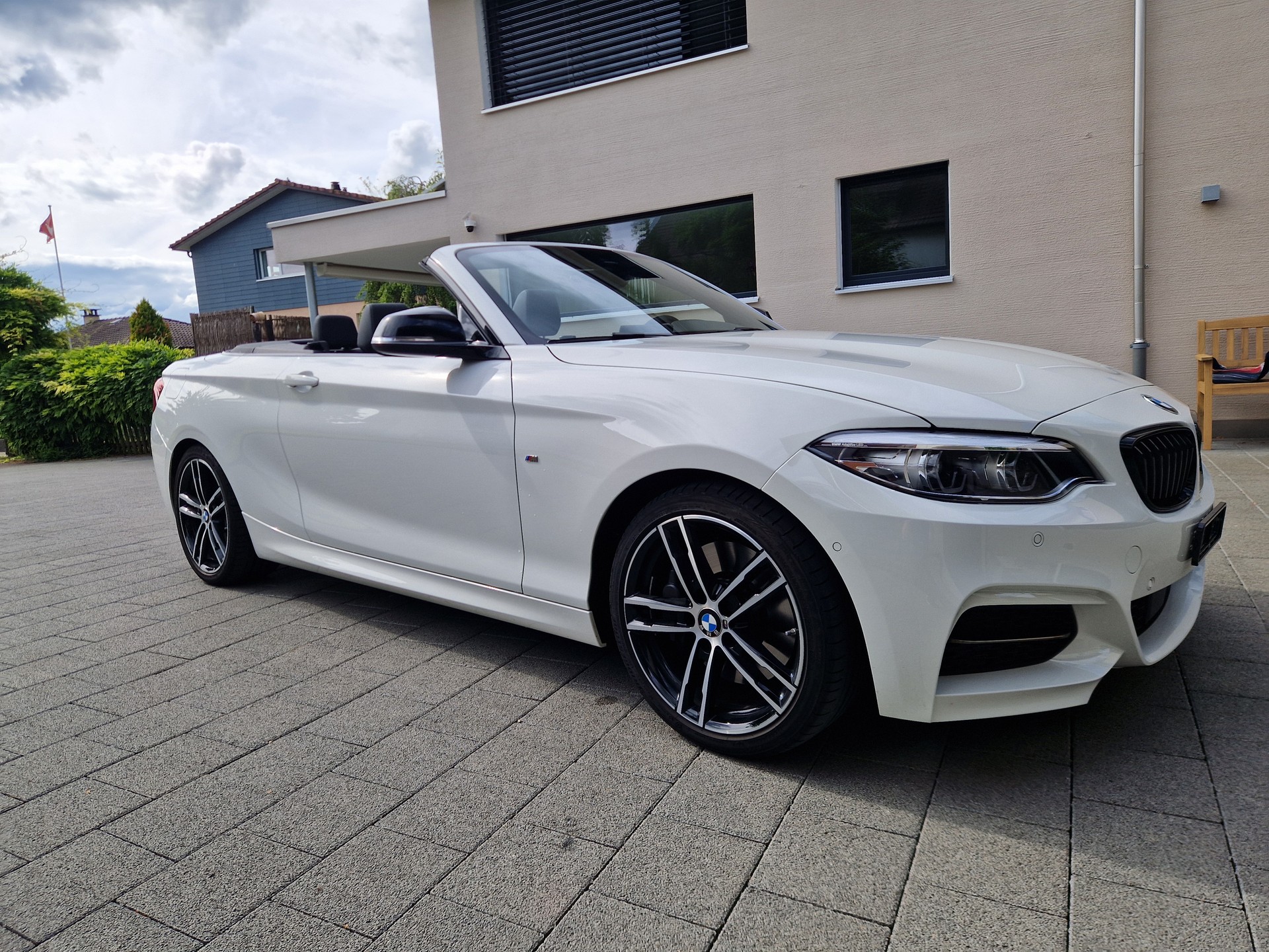 BMW M240i xDrive SAG-image-1