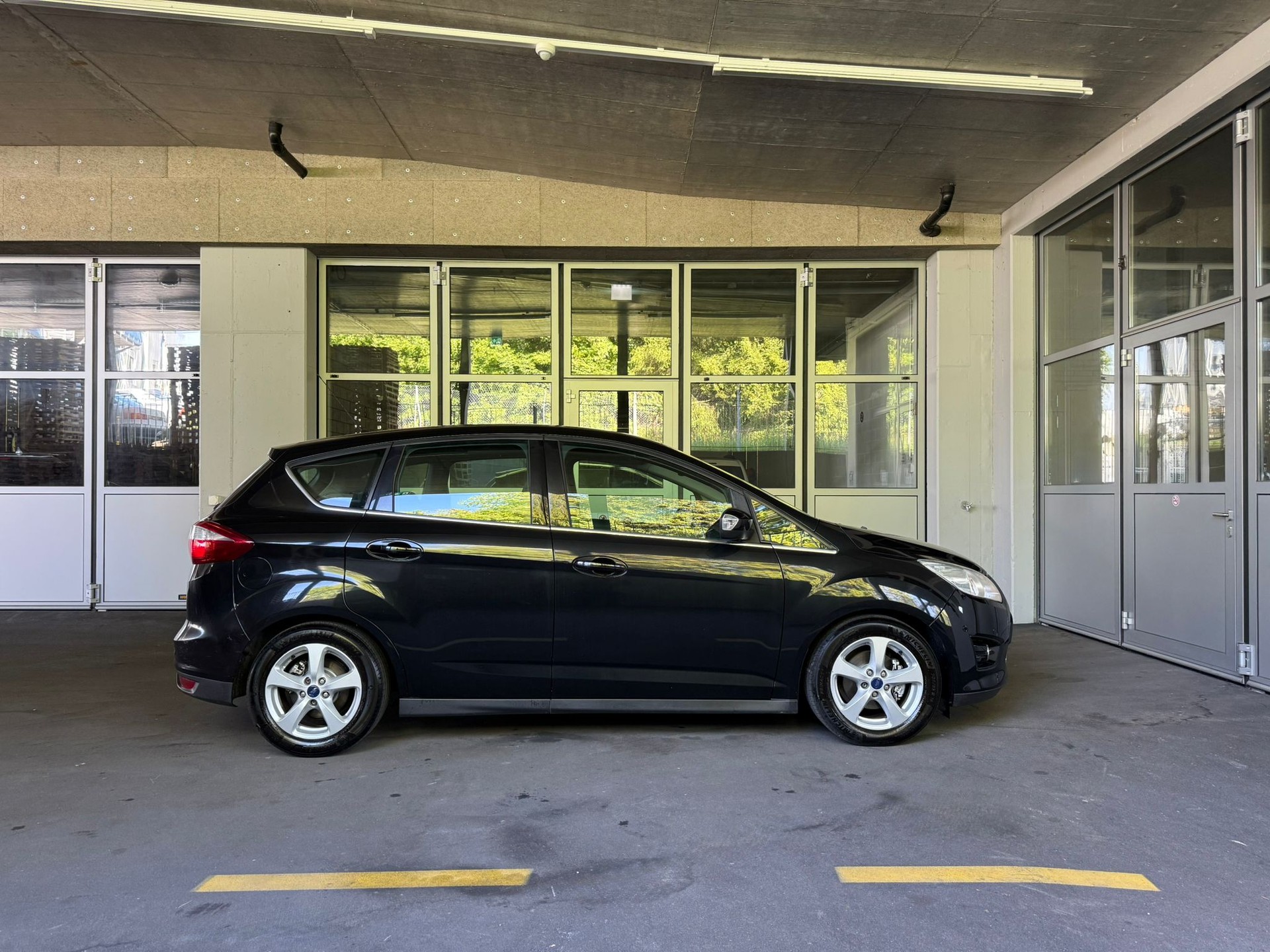 FORD C-Max 1.6 Ti-VCT Titanium-image-1