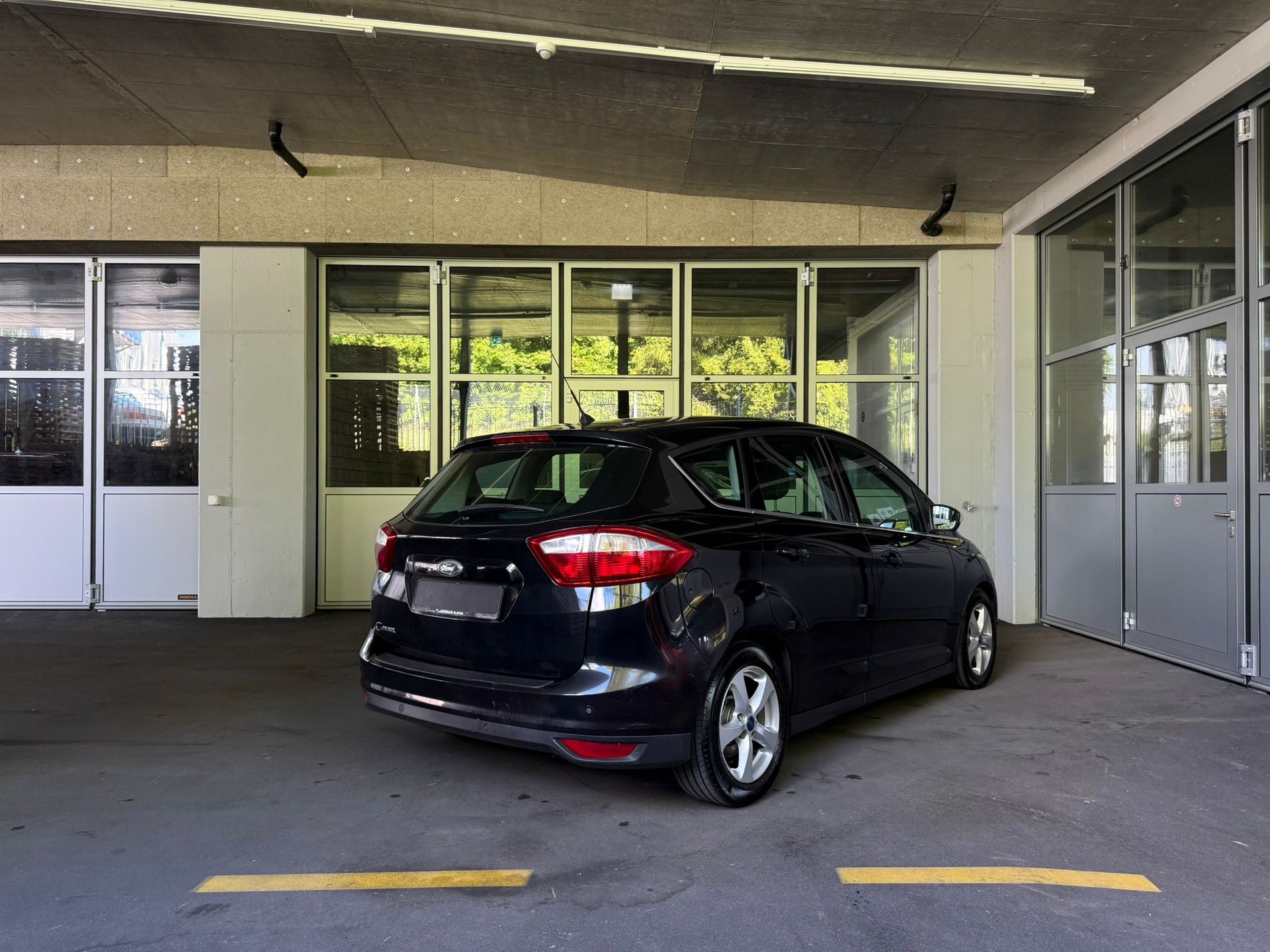 FORD C-Max 1.6 Ti-VCT Titanium-image-2