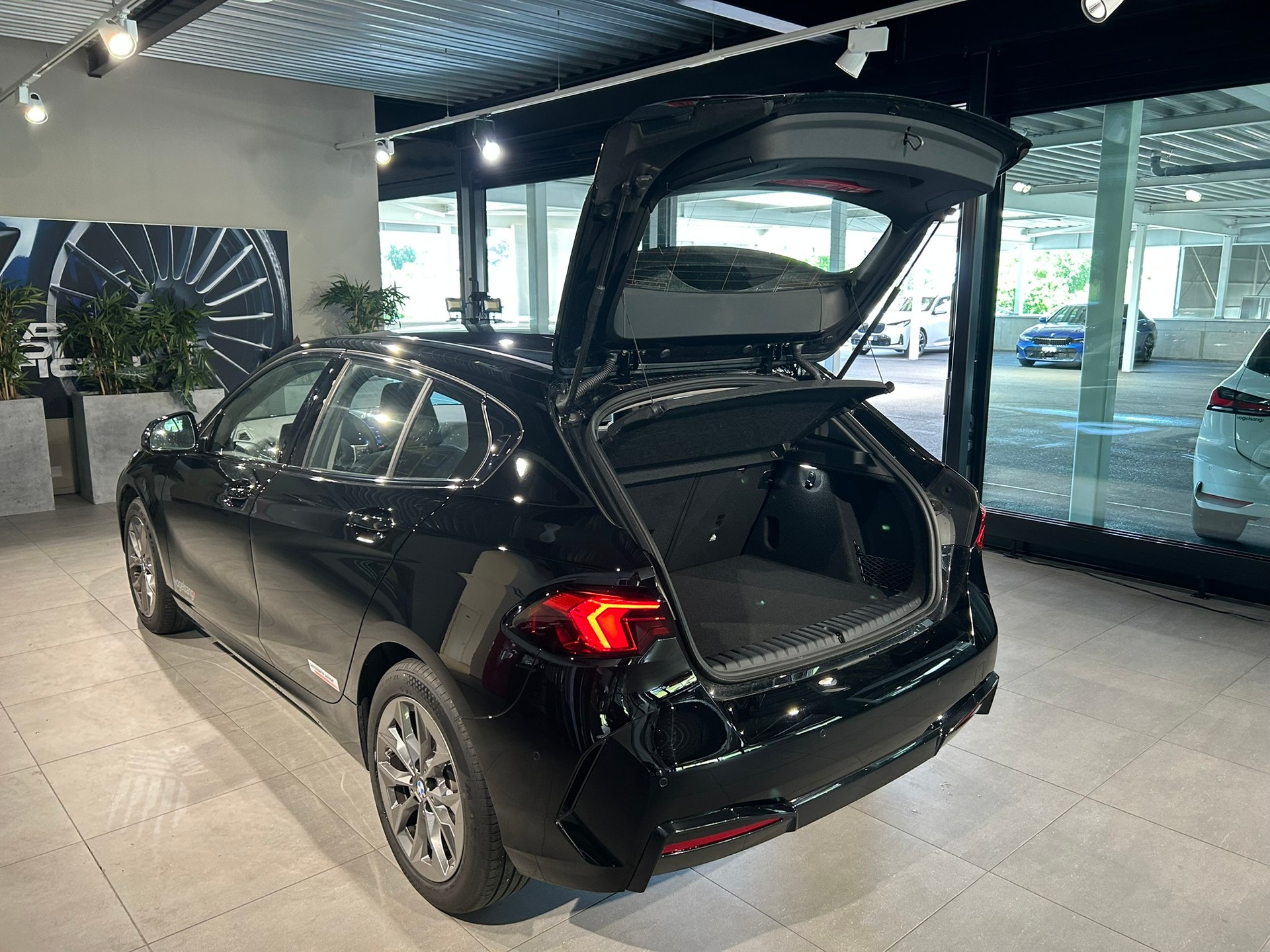 BMW 120 Steptronic-image-12