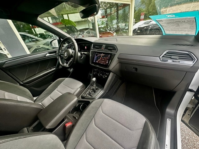 VW Tiguan 2.0 TDI SCR Highline 4Motion DSG-image-11