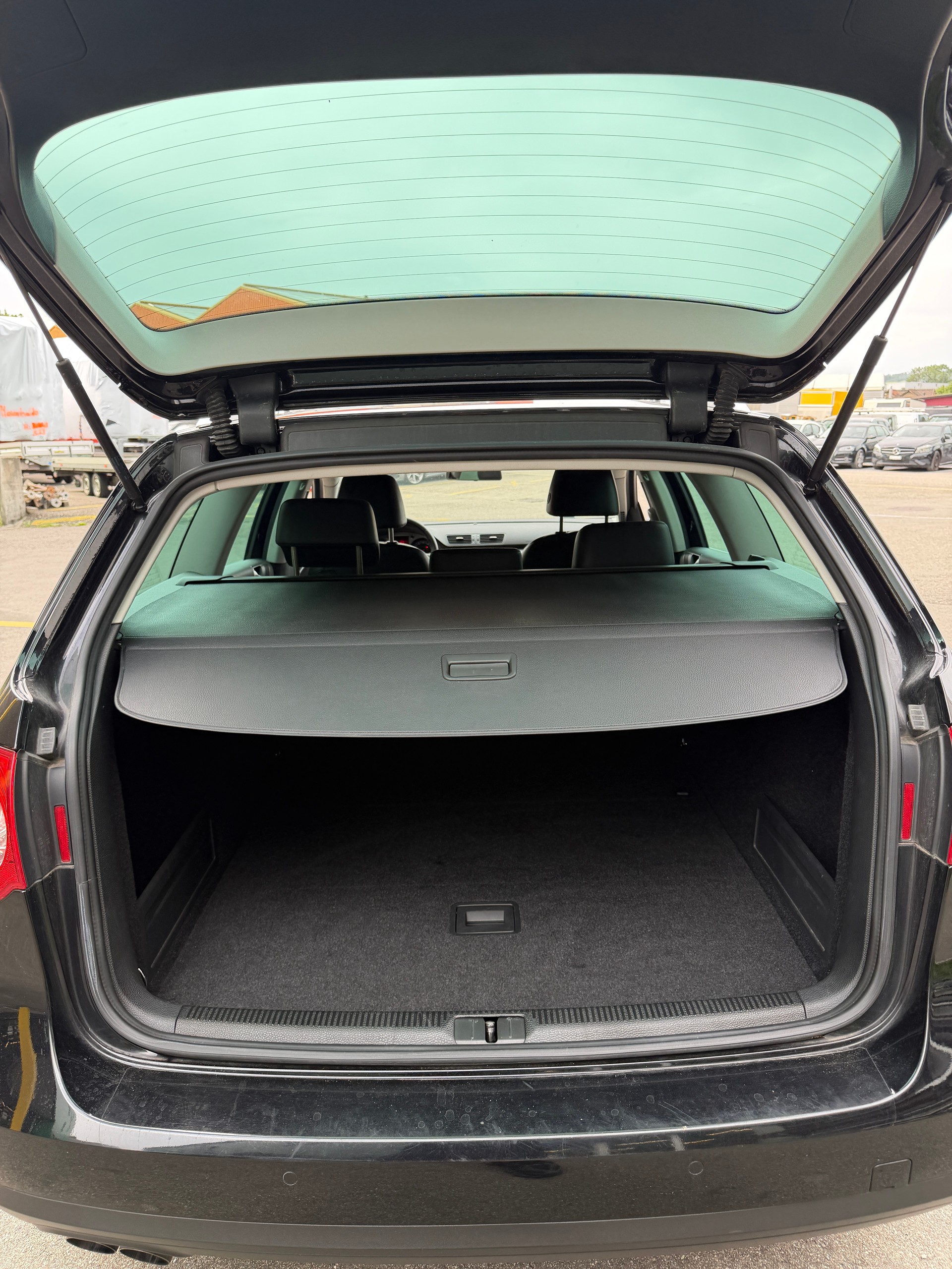 VW Passat Variant 2.0 TDI Comfortline-image-15
