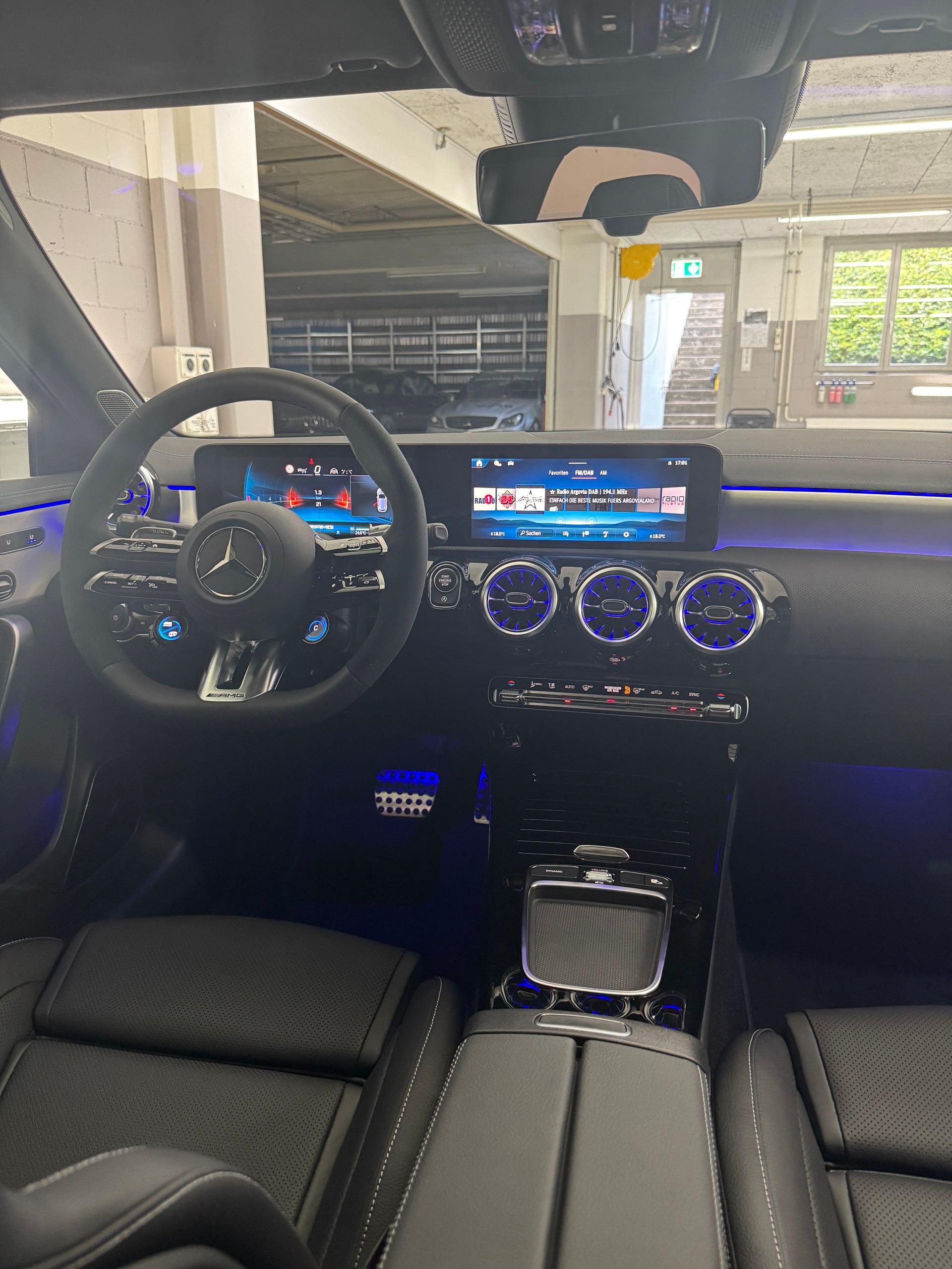 MERCEDES-BENZ A AMG 45 S 4Matic+-image-9