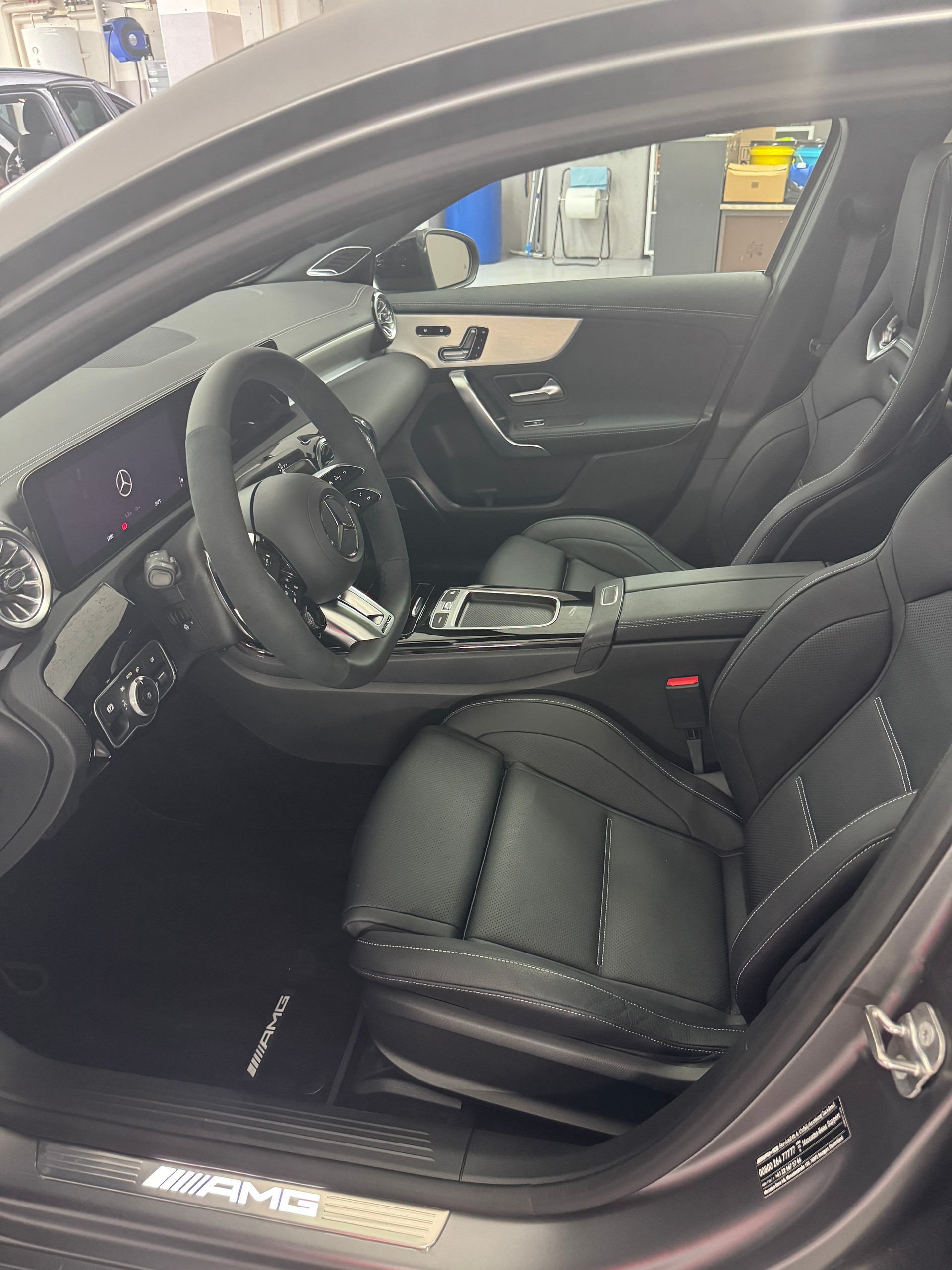 MERCEDES-BENZ A AMG 45 S 4Matic+-image-5