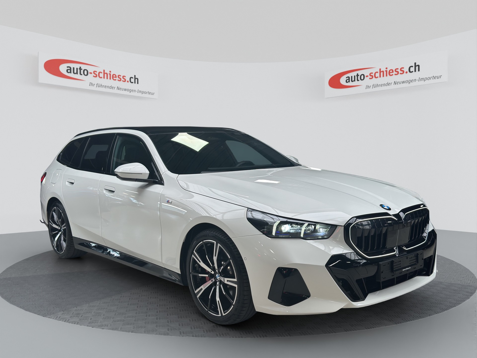 BMW 520i M Sport M Sport Pro Mild Hybrid-image-0