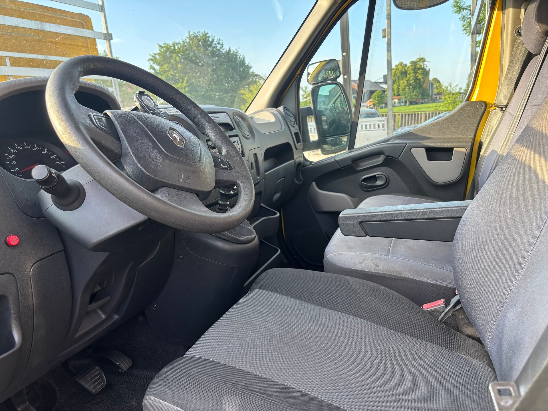 RENAULT Master T35 ENERGY 2.3dCi 165 L2-image-3