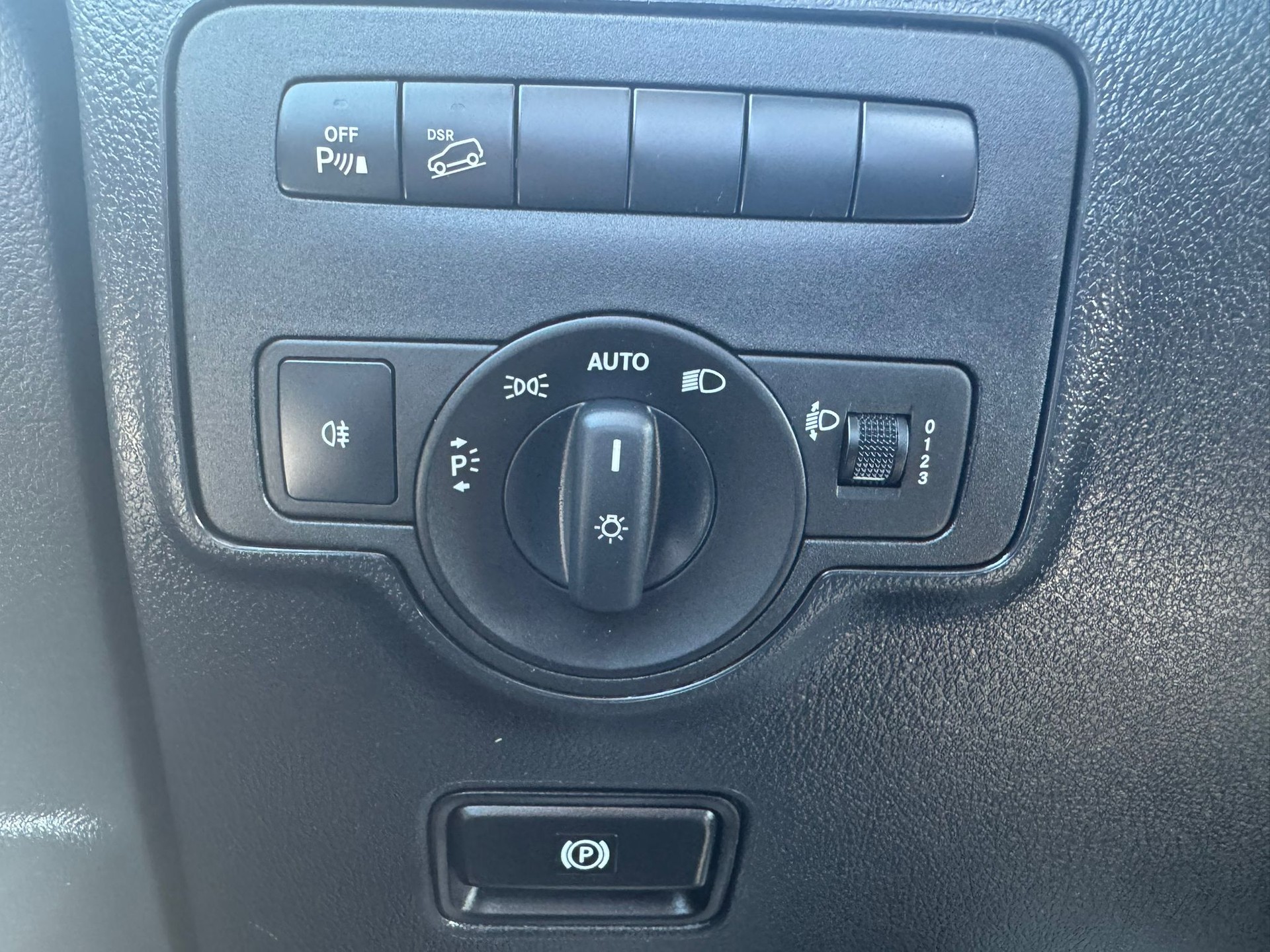 MERCEDES-BENZ Vito 114 CDI 9G-Tronic 4x4 mit Anhängerkupplung-image-15