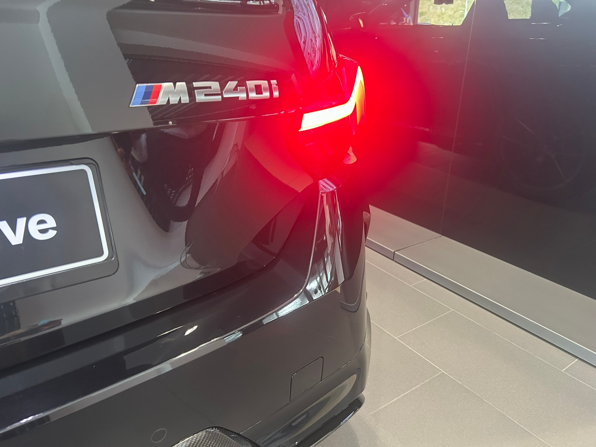BMW M240i xDrive M Sport Pro Steptronic-image-15