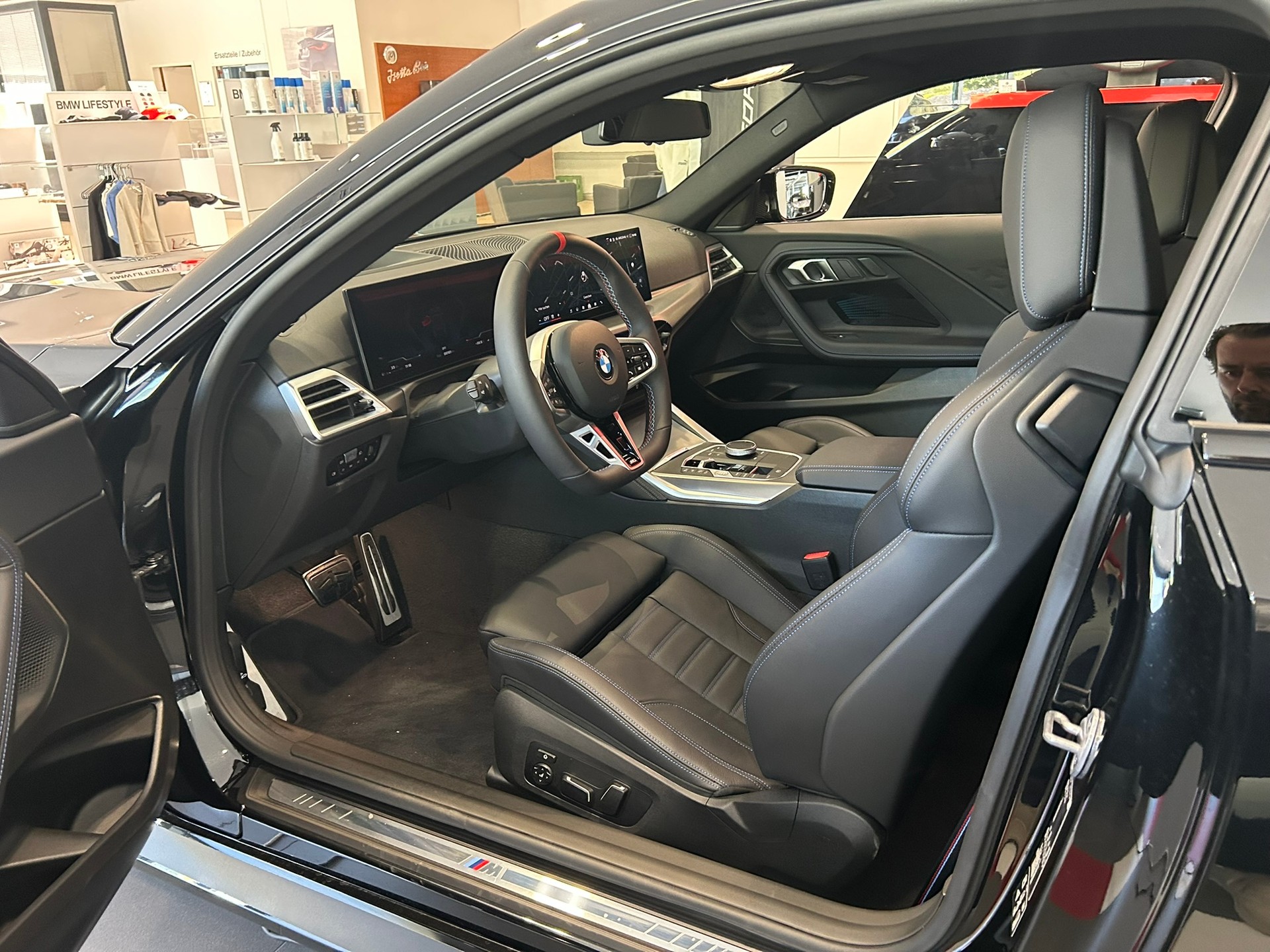 BMW M240i xDrive M Sport Pro Steptronic-image-21