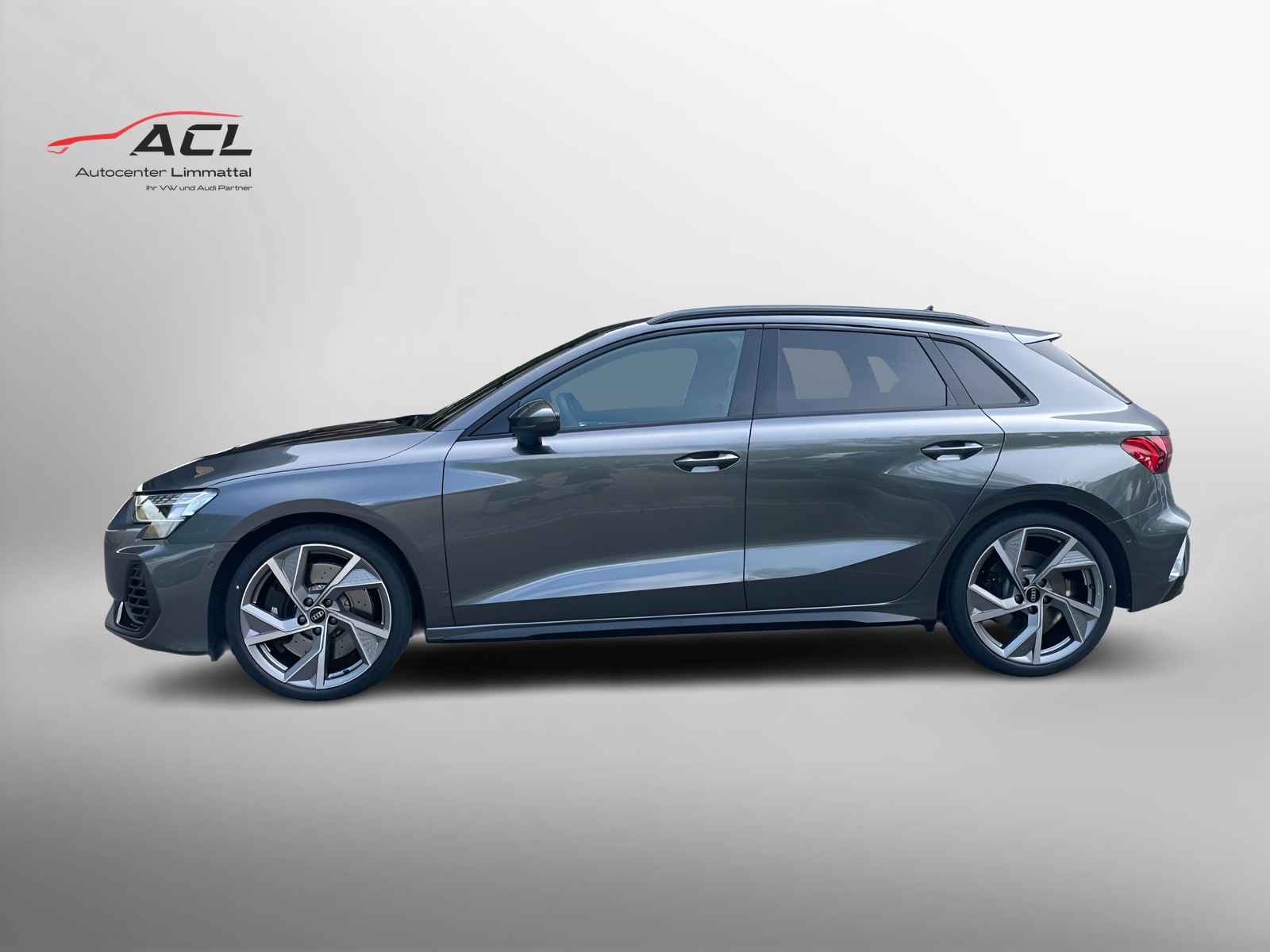 AUDI S3 Sportback TFSI quattro S-tronic-image-2