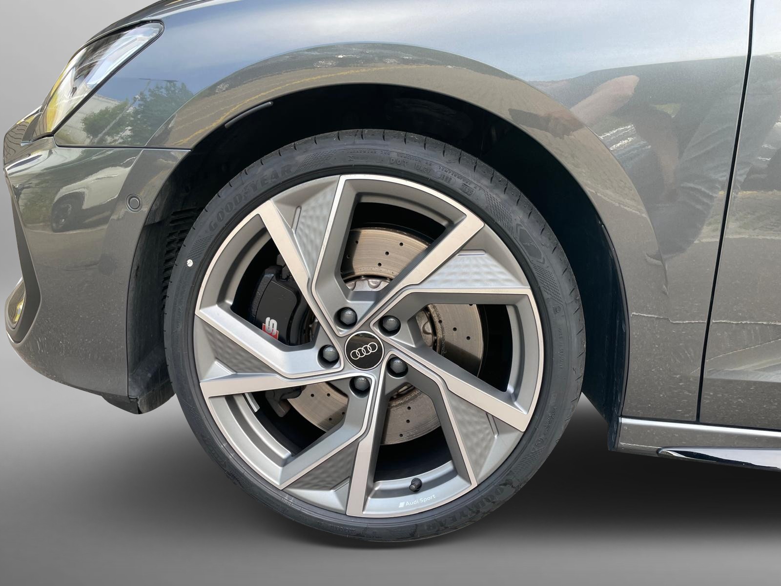 AUDI S3 Sportback TFSI quattro S-tronic-image-3
