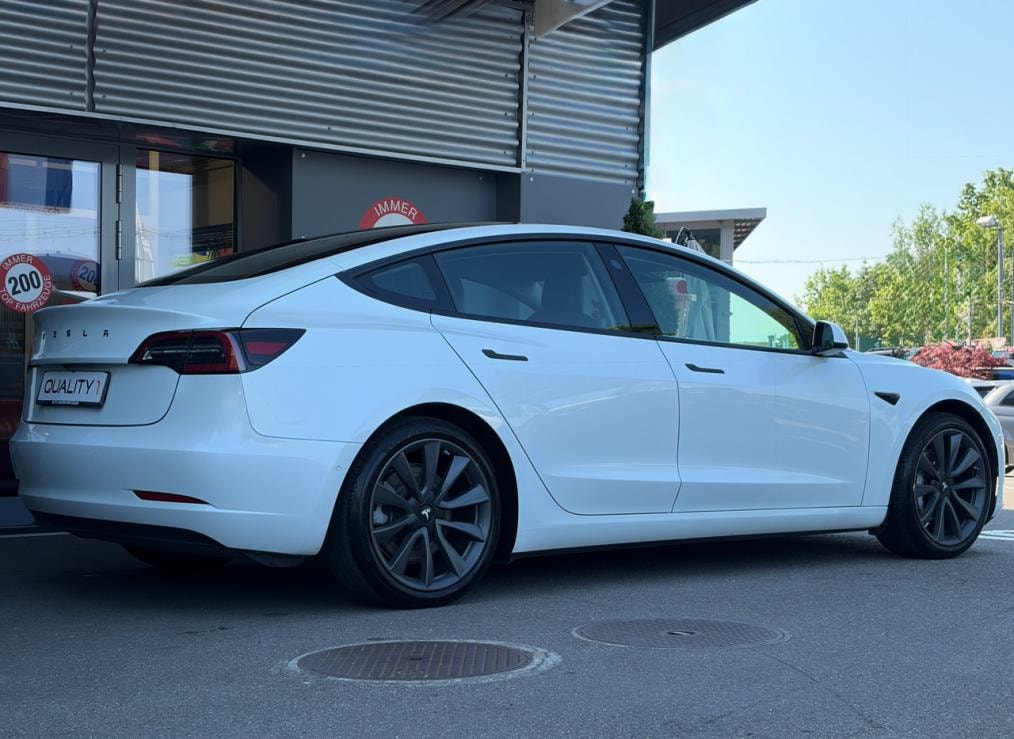 TESLA Model 3 Long Range Dual Motor AWD-image-2
